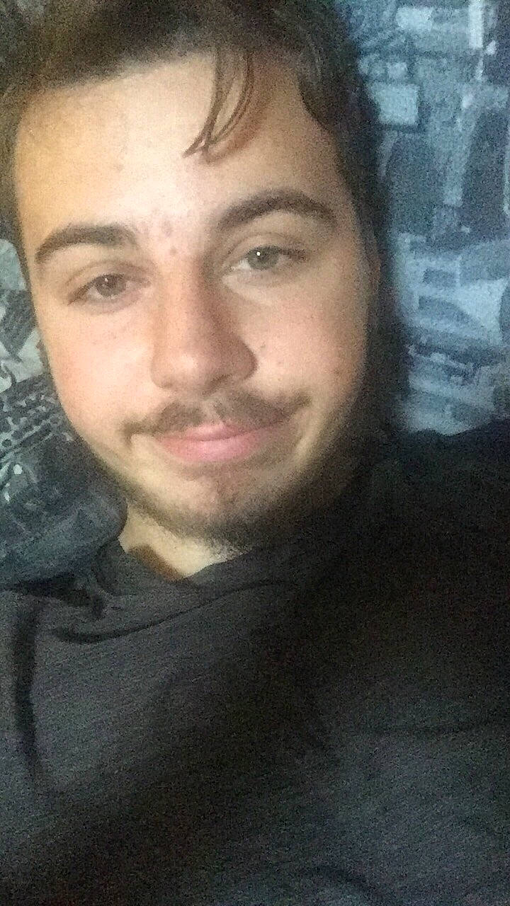 Jason a rejoint le concours — aidez-le/la à gagner de superbes lots ! beard, cheek, chin, cool, eye, eyebrow, face, facial_hair, forehead, hair, hairstyle, head, jaw, lip, moustache, mouth, nose, person, photography, portrait