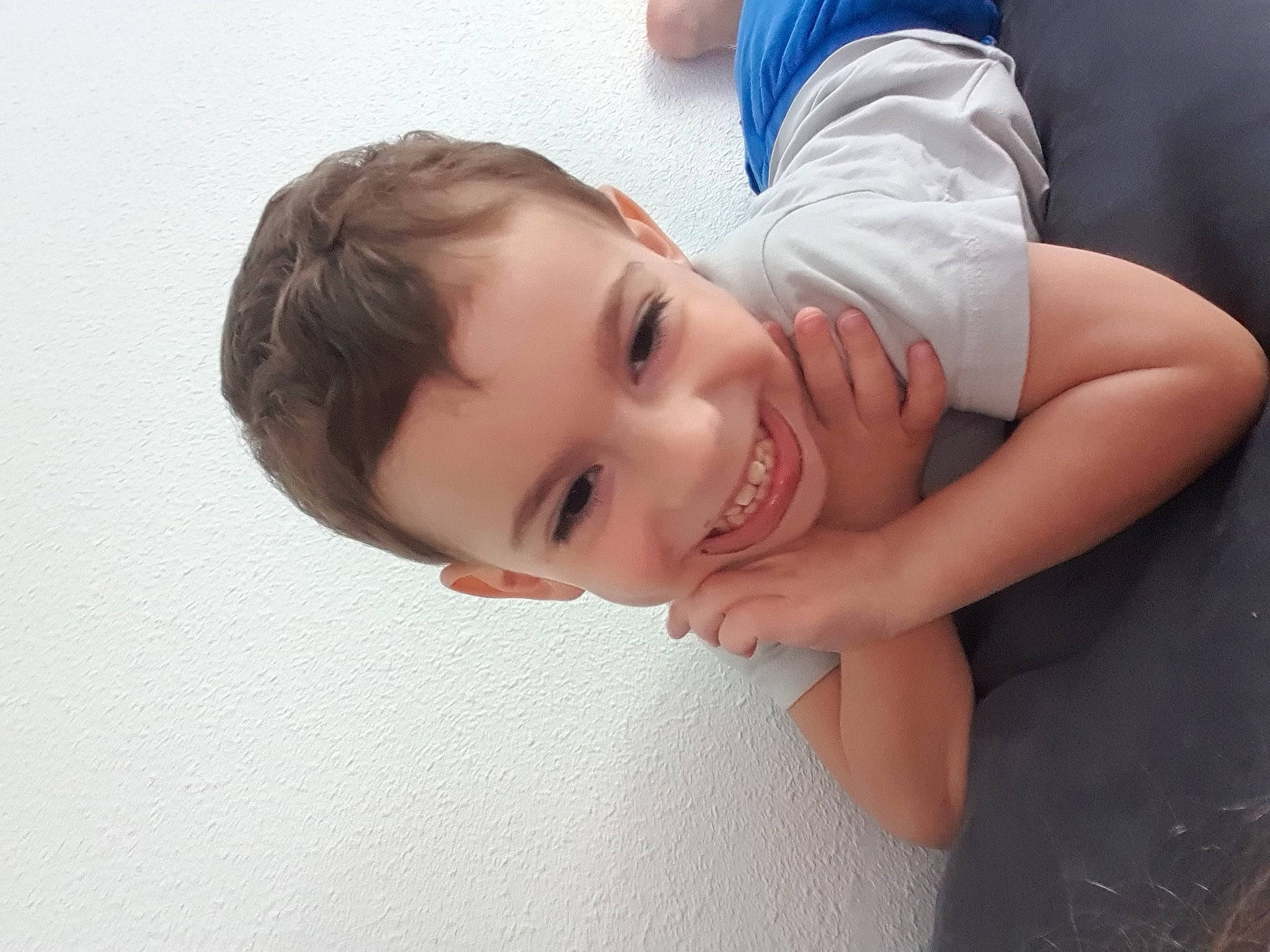 Arno a rejoint le concours — aidez-le/la à gagner de superbes lots ! arm, baby, cheek, child, chin, ear, eye, face, forehead, hand, head, joint, joy, mouth, muscle, neck, nose, person, skin, toddler