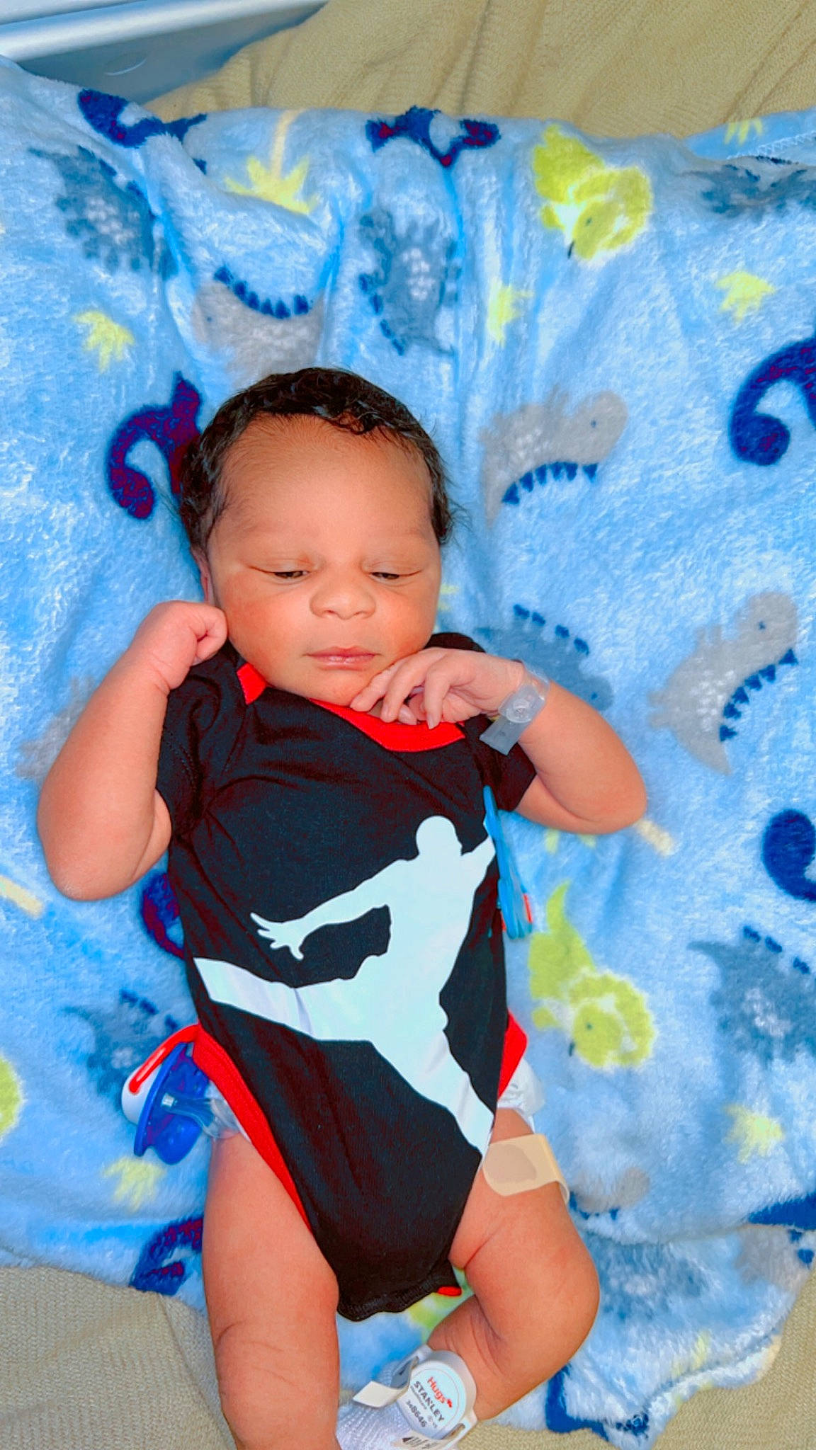 Jakauri is registered to the contest to win money with this photo: aqua, azure, baby, baby_toddler_clothing, blue, cheek, child, electric_blue, eye, fun, happy, pattern, people_in_nature, person, pink, skin, sleeve, textile, thigh, toddler