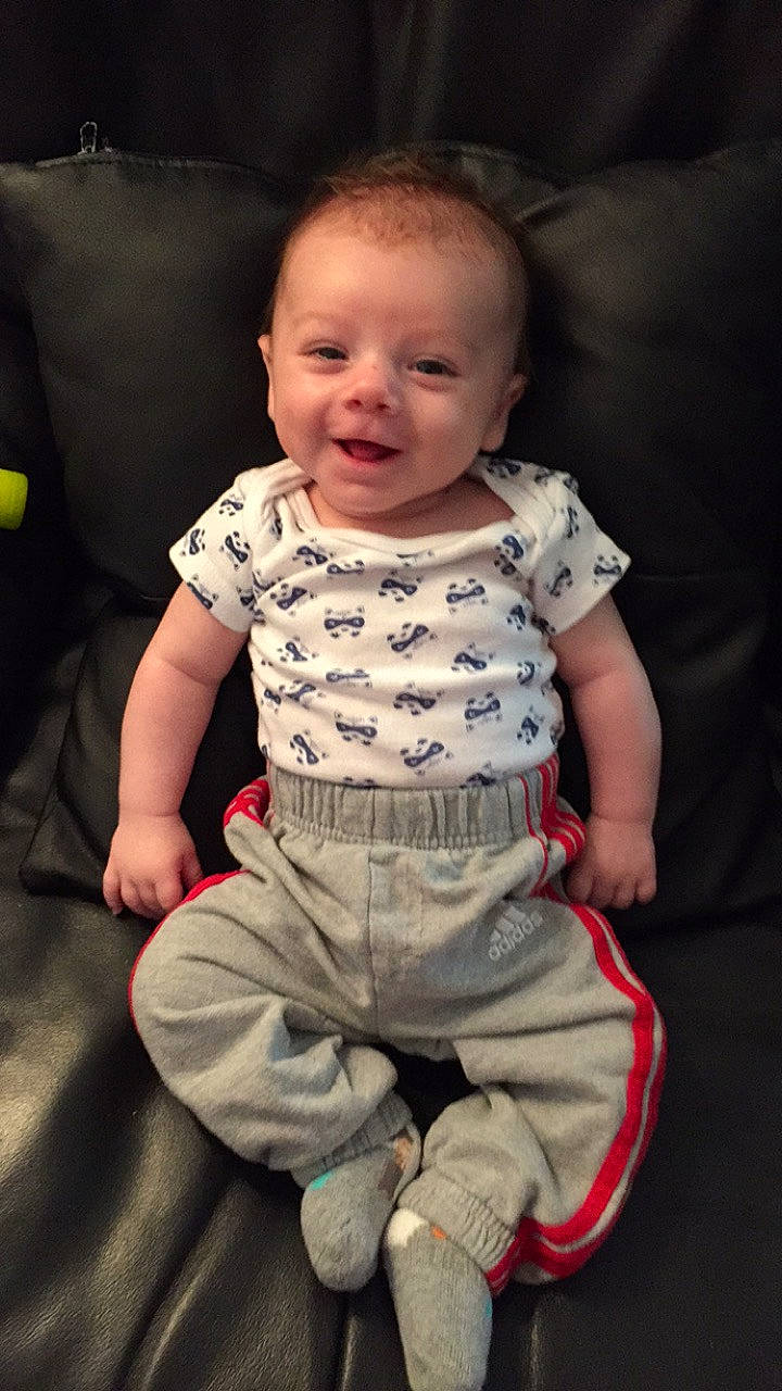 Djayden participe au concours pour gagner de l'argent avec cette photo : baby_products, boy, child, cool, day, fun, girl, infant, person, product, sitting, skin, smile, standing, textile, toddler