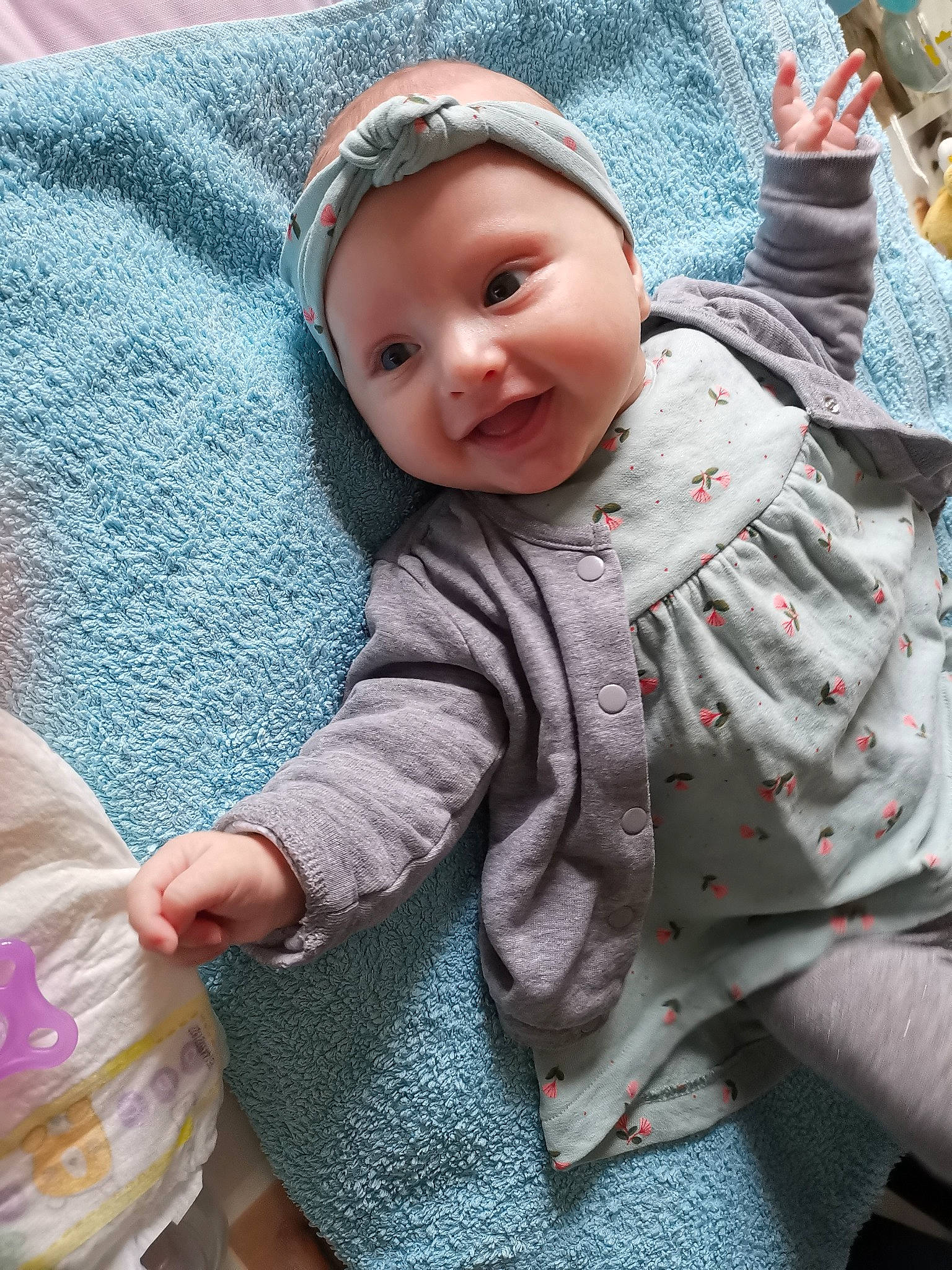 Mahé participe au concours pour gagner de l'argent avec cette photo : baby, baby_toddler_clothing, beauty, cheek, child, eye, face, facial_expression, happy, headwear, organ, outerwear, people, person, photograph, pink, product, skin, sleeve, smile