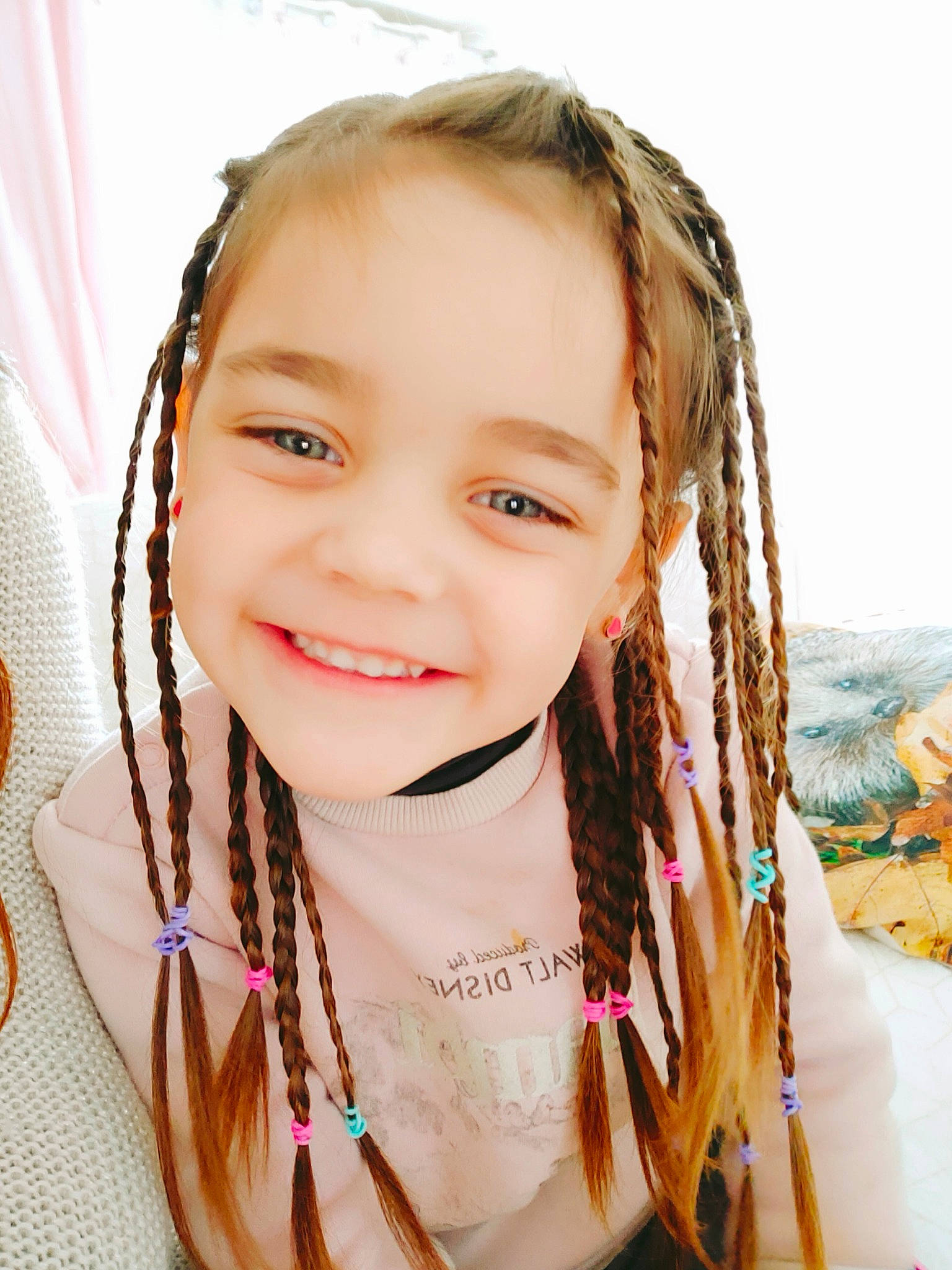 Maïwen a rejoint le concours — aidez-le/la à gagner de superbes lots ! blond, eye, eyebrow, eyelash, face, fashion_accessory, fun, hair_accessory, happy, iris, jewellery, joy, leisure, lip, long_hair, neck, person, personal_protective_equipment, pigtail, skin