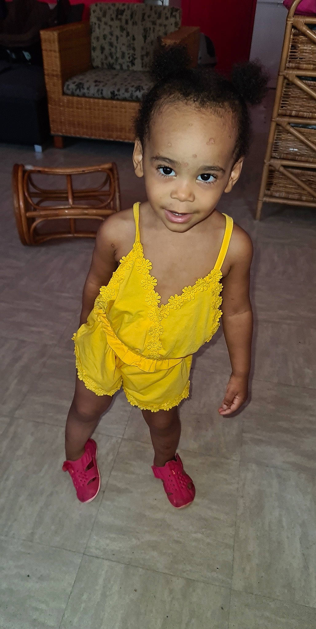 Layïana a rejoint le concours — aidez-le/la à gagner de superbes lots ! baby, baby_toddler_clothing, cheek, child, eye, face, fashion_design, flash_photography, flooring, fun, hair, hairstyle, happy, head, human_body, person, sitting, skin, smile, toddler