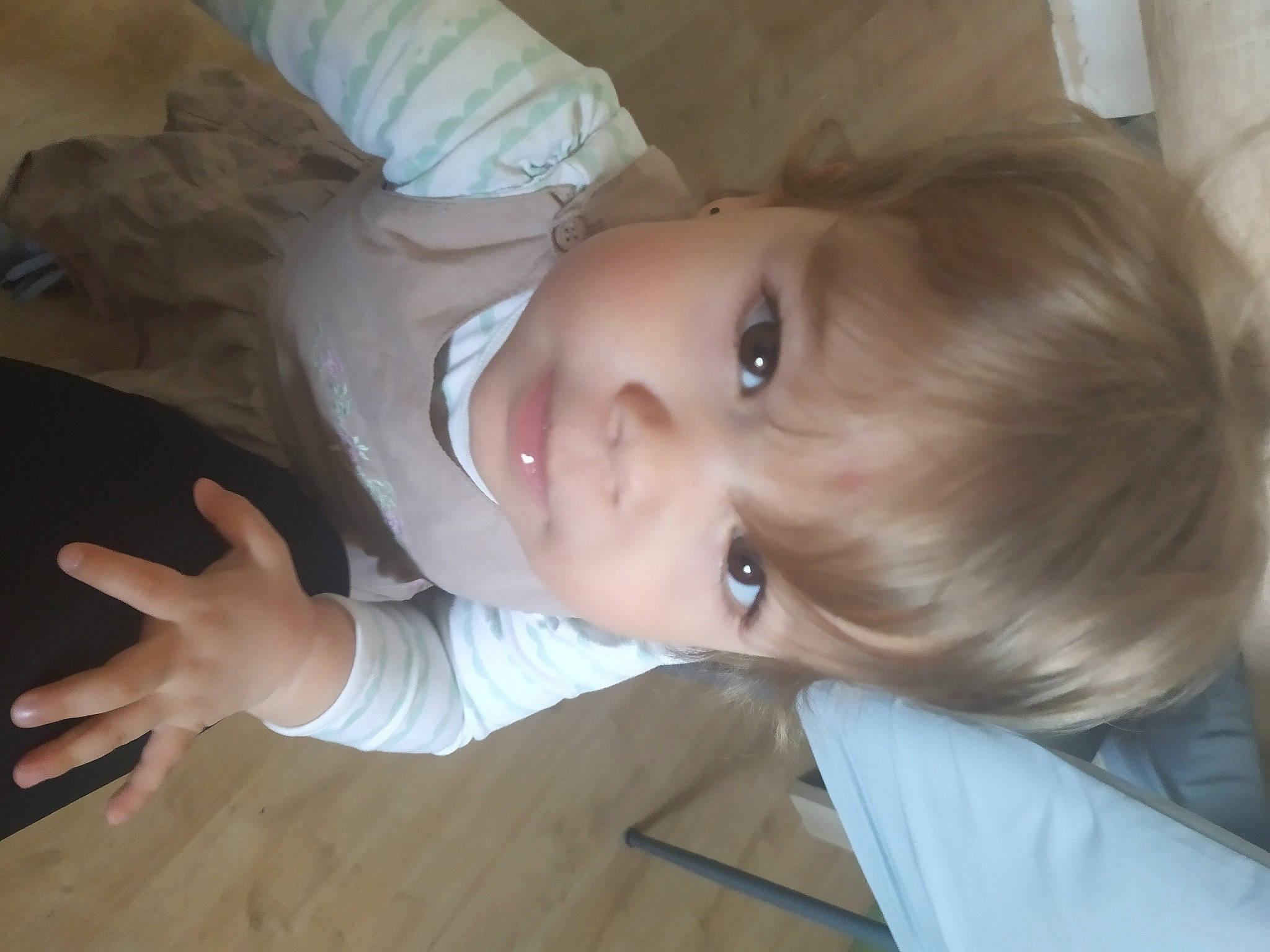 Nela participe au concours pour gagner de l'argent avec cette photo : baby, baby_toddler_clothing, cheek, child, eyebrow, eyelash, finger, fun, happy, hardwood, hat, iris, lip, nose, person, skin, sleeve, smile, toddler, varnish