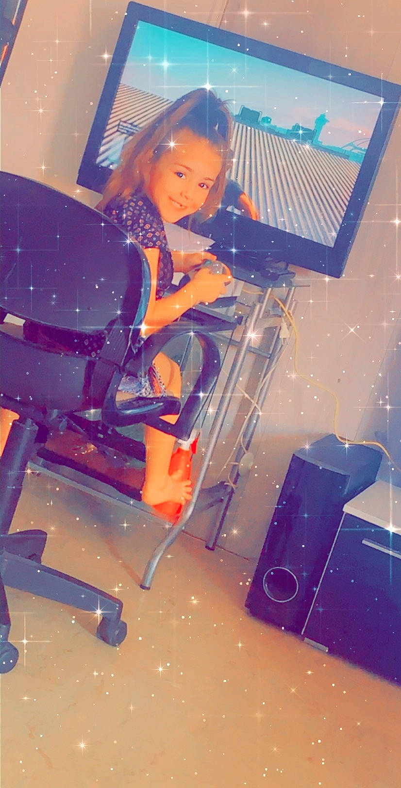 Rebecca participe au concours pour gagner de l'argent avec cette photo : aerospace_engineering, automotive_design, chair, electric_blue, entertainment, event, fashion_design, flooring, fun, human_leg, joy, knee, leg, leisure, magenta, person, room, shoe, sitting, smile