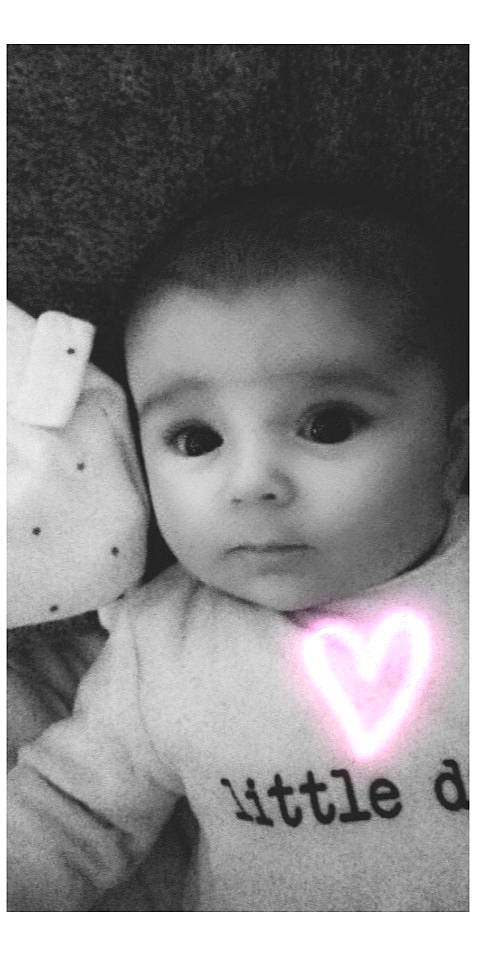 Jules a rejoint le concours — aidez-le/la à gagner de superbes lots ! baby, baby_toddler_clothing, black, black_and_white, cheek, child, chin, eyebrow, eyelash, flash_photography, gesture, hairstyle, happy, iris, lip, monochrome, monochrome_photography, nose, person, snapshot