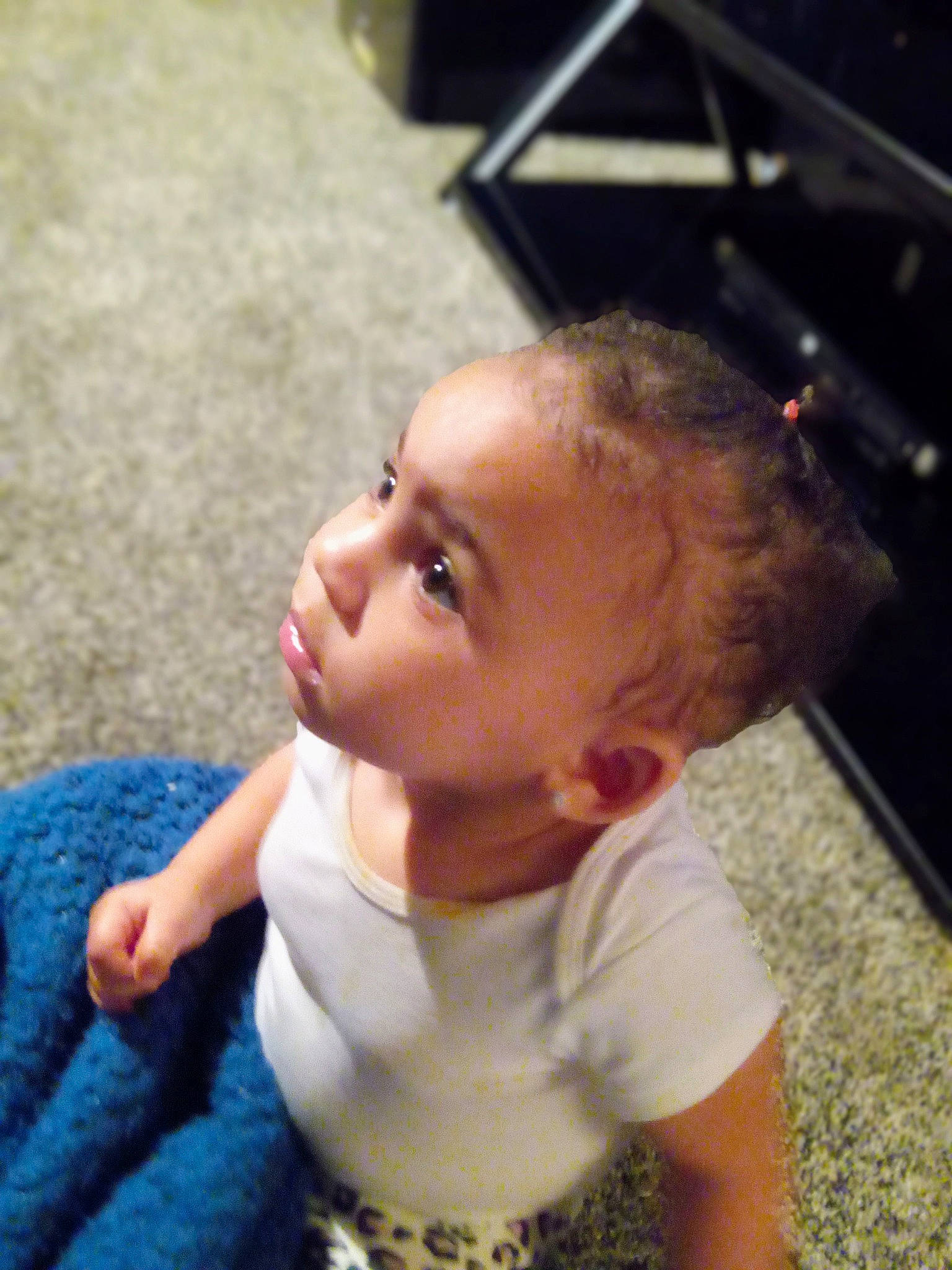 Shyne is registered to the contest to win money with this photo: baby, baby_toddler_clothing, cheek, child, flooring, fun, grass, happy, iris, leisure, lip, mouth, nose, person, sitting, skin, smile, t_shirt, thumb, toddler