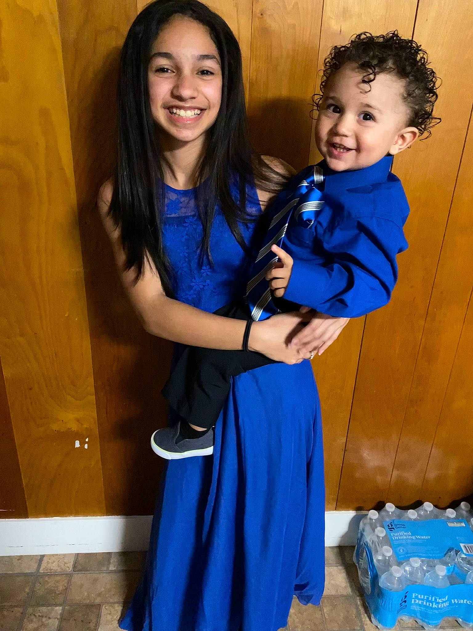 Ariah joined the competition — help win amazing prizes! arm, azure, blue, electric_blue, eye, face, fashion_design, flash_photography, formal_wear, hair, hairstyle, happy, head, joy, people, person, photograph, purple, smile, textile