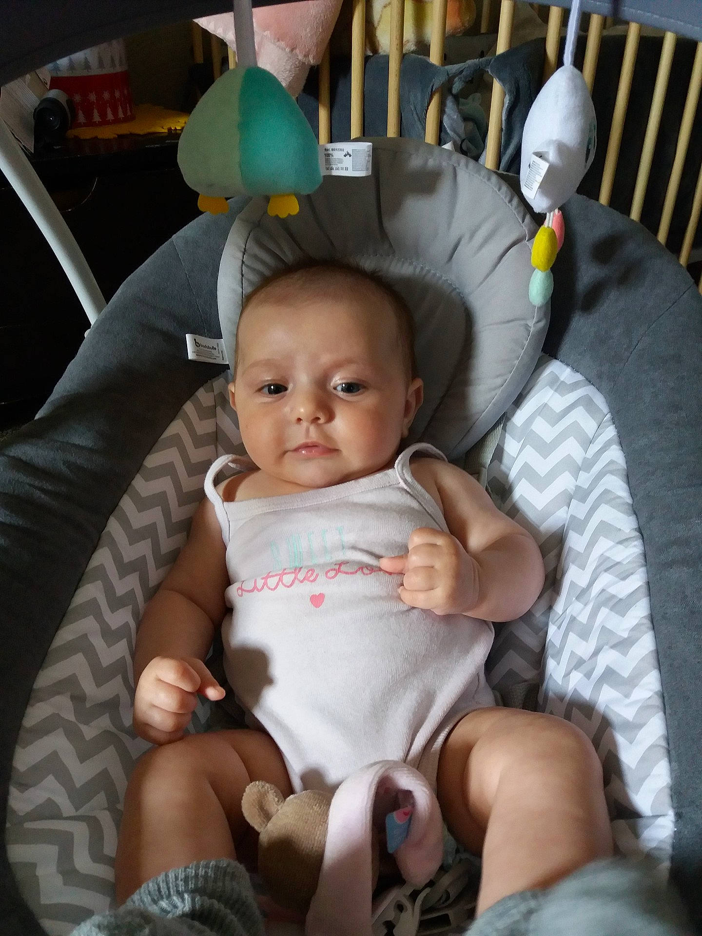 Lola participe au concours pour gagner de l'argent avec cette photo : child, human_positions, infant, people, person, sitting, skin, toddler