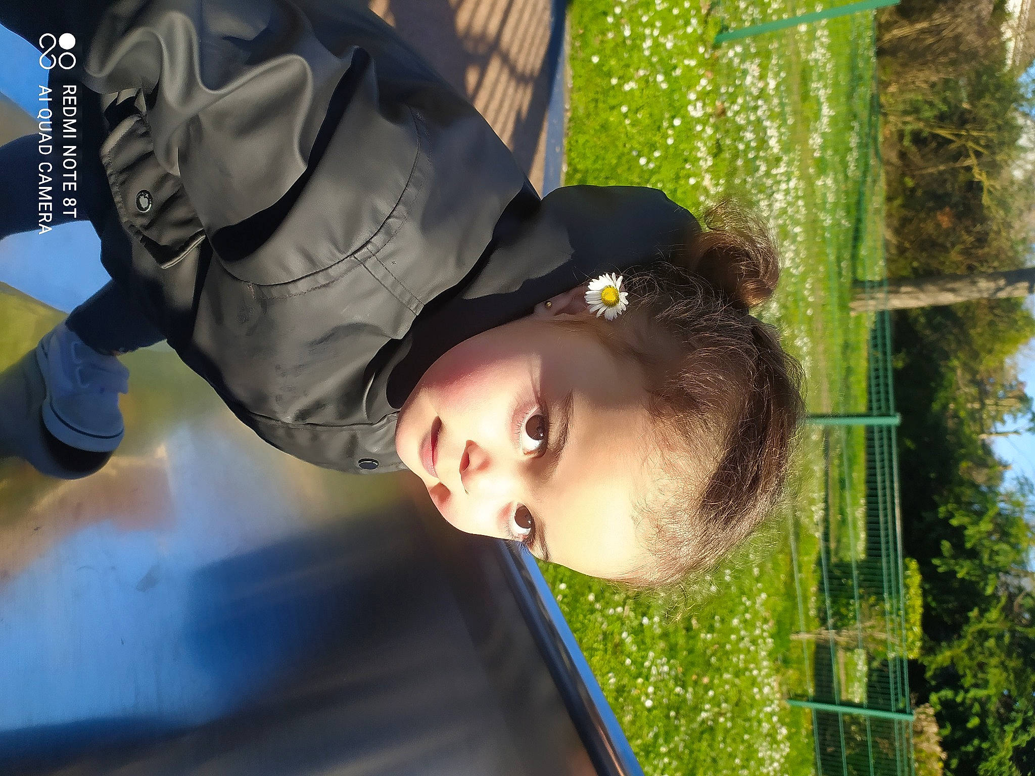 Meriem a rejoint le concours — aidez-le/la à gagner de superbes lots ! baby, black_hair, child, fashion_accessory, flash_photography, fun, grass, happy, human, leisure, nature, people_in_nature, person, plant, portrait_photography, recreation, sky, spring, toddler, tree