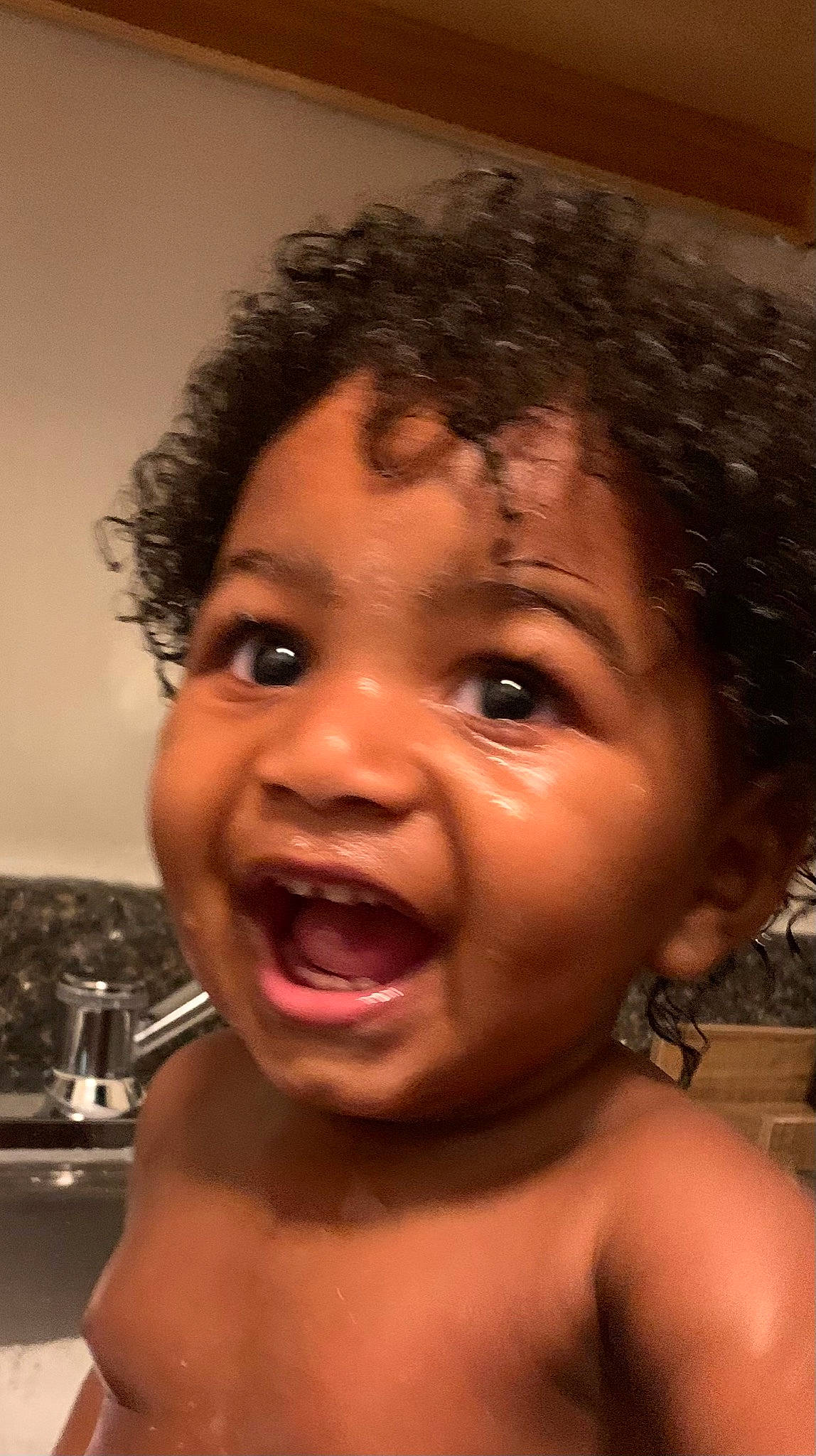 Michael is registered to the contest to win money with this photo: cheek, chin, ear, eyebrow, eyelash, facial_expression, forehead, gesture, hair, hairstyle, happy, iris, jaw, lip, mouth, nose, organ, person, skin, smile