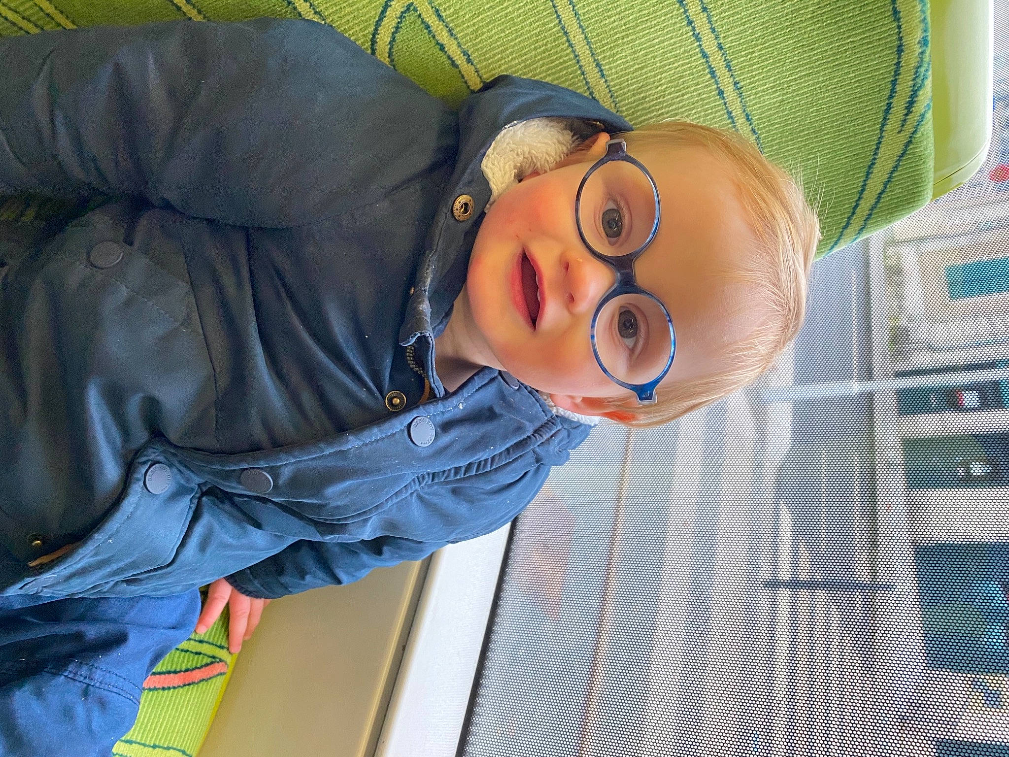 Ugo participe au concours pour gagner de l'argent avec cette photo : cool, eyewear, jacket, leather, person, vision_care, windbreaker