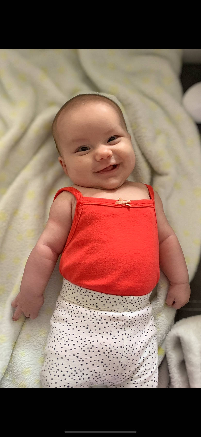 Luna a rejoint le concours — aidez-le/la à gagner de superbes lots ! baby, baby_toddler_clothing, cheek, dress, eye, face, happy, head, human_body, iris, joy, lip, outerwear, person, photograph, pink, skin, sleeve, smile, t_shirt