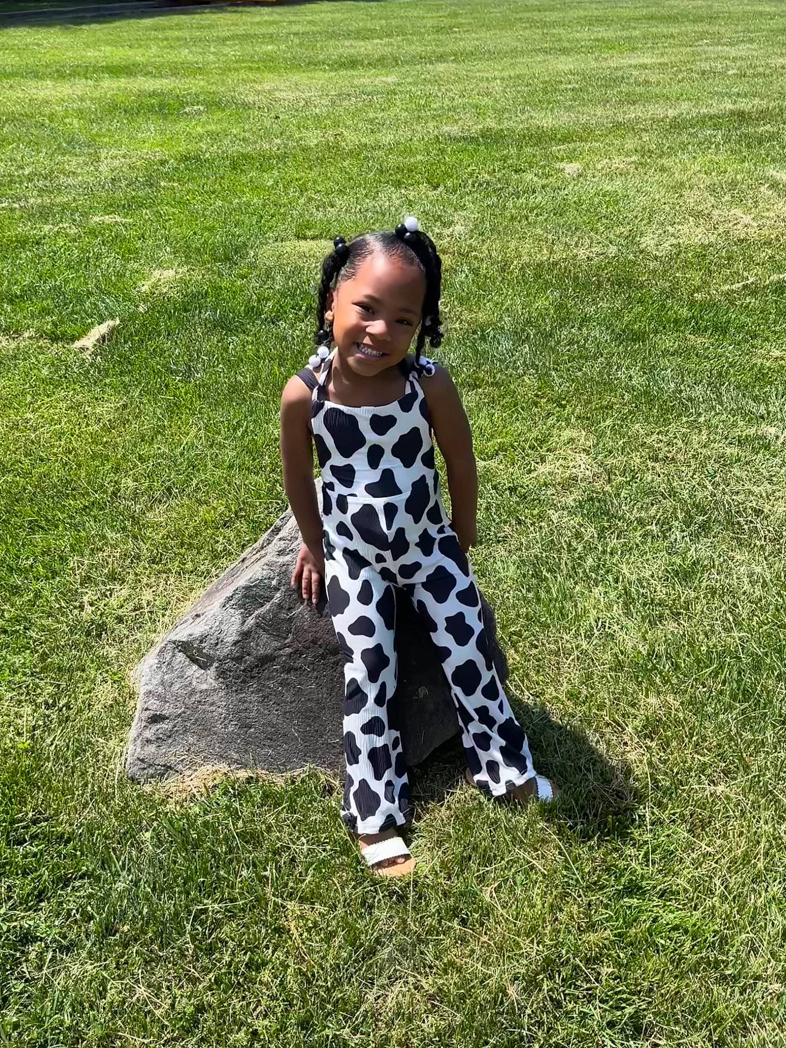 Kadynce is registered to the contest to win money with this photo: baby_toddler_clothing, child, fun, grass, grass_family, grassland, happy, human_leg, joy, lawn, leisure, meadow, pattern, people_in_nature, person, play, recreation, shadow, smile, toddler