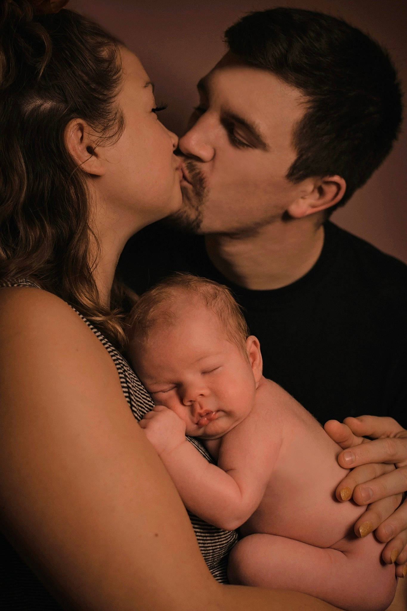 Evelyn is registered to the contest to win money with this photo: black, cheek, chin, face, flash_photography, gesture, hair, happy, head, human_body, iris, kiss, lip, mouth, muscle, neck, nose, organ, person, skin