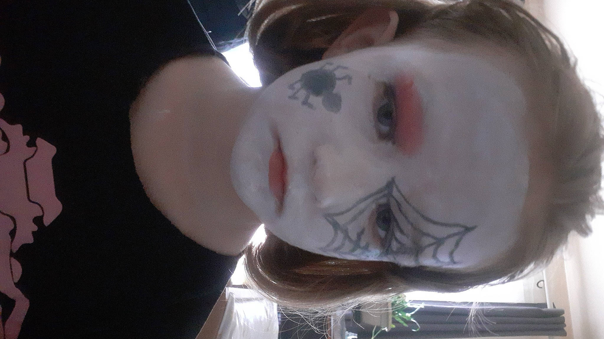 Louna a rejoint le concours — aidez-le/la à gagner de superbes lots ! art, audio_equipment, bangs, black_hair, cheek, child, cool, ear, eyebrow, eyelash, eyewear, facial_expression, forehead, fun, jaw, lip, mouth, neck, nose, person