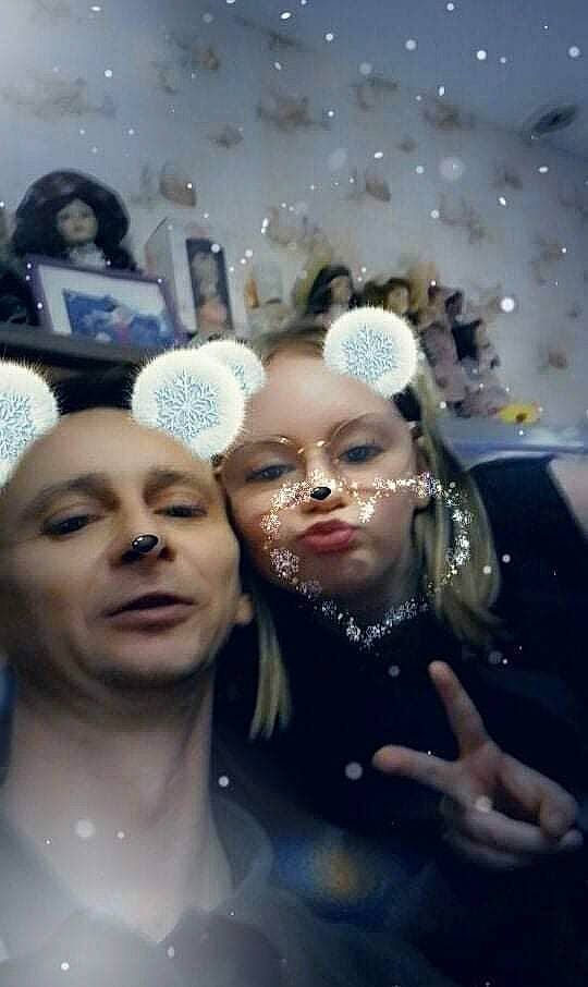 Marion a rejoint le concours — aidez-le/la à gagner de superbes lots ! art, blond, blurred, bridal_accessory, cool, earrings, event, eyebrow, eyelash, eyewear, fashion_design, flash_photography, fun, happy, headgear, headpiece, jewellery, lip, makeover, necklace