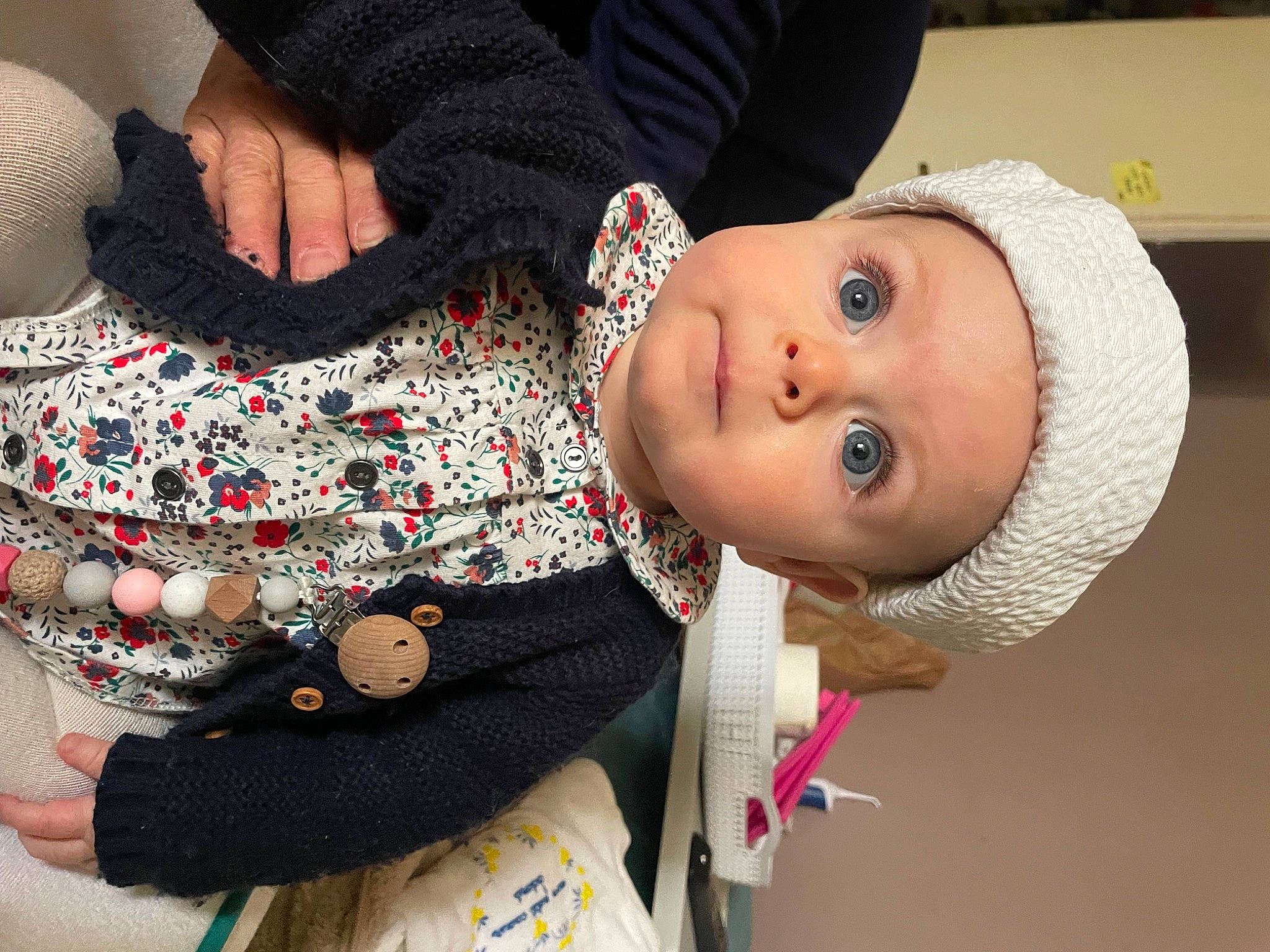 Lou participe au concours pour gagner de l'argent avec cette photo : baby, baby_toddler_clothing, button, child, event, eyelash, fashion_accessory, happy, headwear, jewellery, nail, outerwear, pattern, people, person, plaid, skin, sleeve, surprise, textile