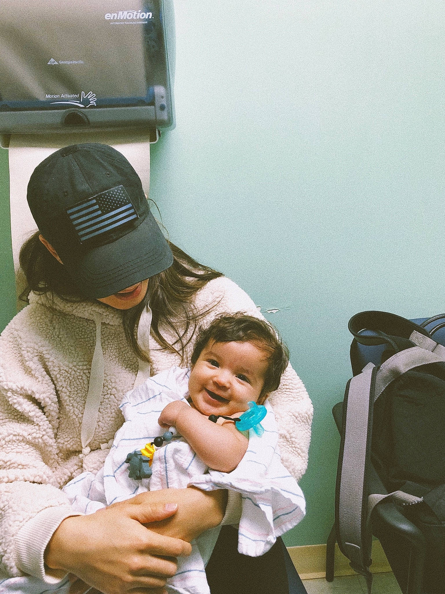 Lorenzo is registered to the contest to win money with this photo: child, fun, girl, health_care, hospital, infant, joy, patient, person, product, service