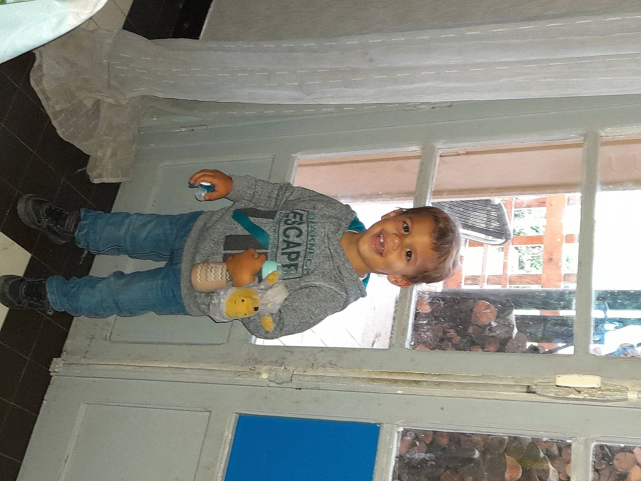 Gabriel participe au concours pour gagner de l'argent avec cette photo : ceiling, child, comfort, denim, engineering, fun, joy, person, room, toddler, window