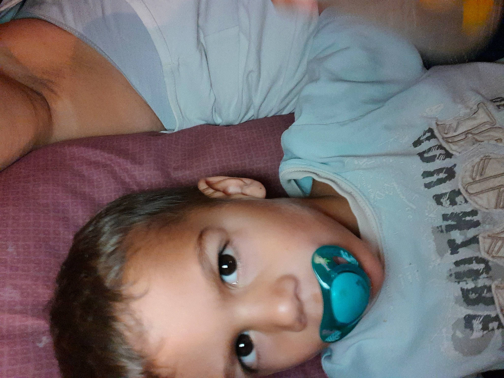 Gabriel a rejoint le concours — aidez-le/la à gagner de superbes lots ! baby, cheek, child, comfort, ear, eyebrow, eyelash, finger, forehead, gesture, happy, human_body, iris, lip, mouth, nose, organ, person, skin, textile