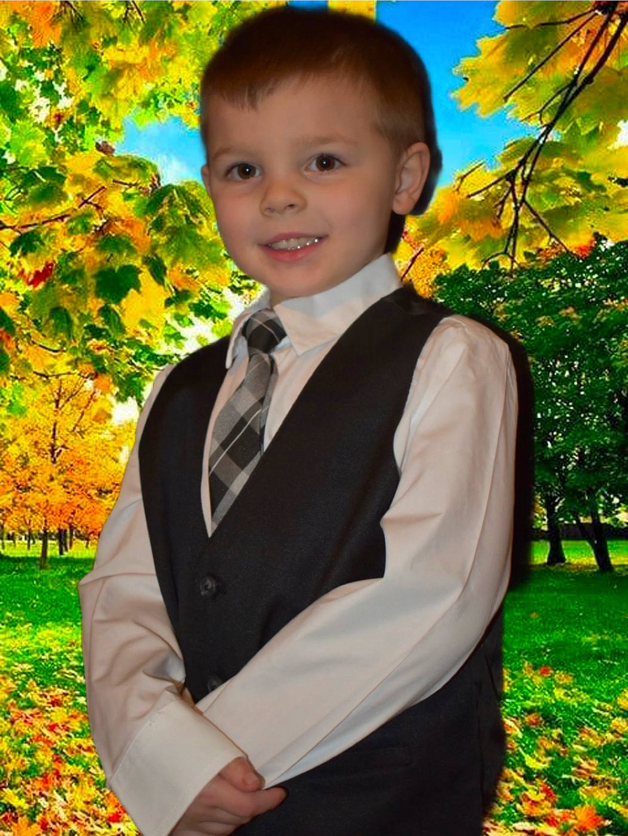 Karson is registered to the contest to win money with this photo: beauty, blazer, dress_shirt, event, facial_expression, flash_photography, formal_wear, grass, happy, head, joy, orange, people_in_nature, person, plant, shirt, sleeve, suit, tie, toddler