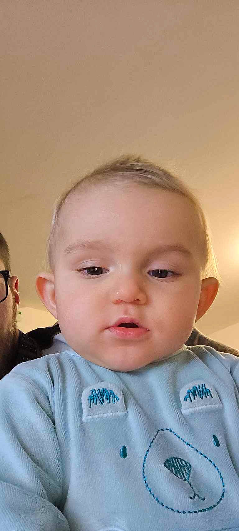 Yanaël a rejoint le concours — aidez-le/la à gagner de superbes lots ! baby, baby_toddler_clothing, cheek, child, collar, ear, eyebrow, eyelash, eyewear, forehead, happy, iris, lip, mouth, neck, nose, person, skin, sleeve, t_shirt