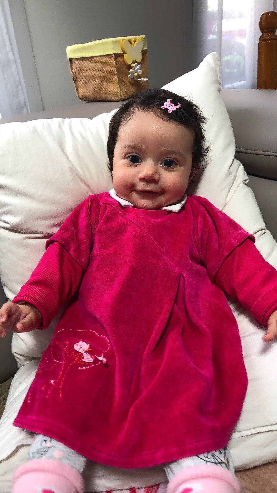Sophia a rejoint le concours — aidez-le/la à gagner de superbes lots ! baby, cheek, child, ear, head, magenta, outerwear, person, pink, skin, sleeve, smile, textile, toddler