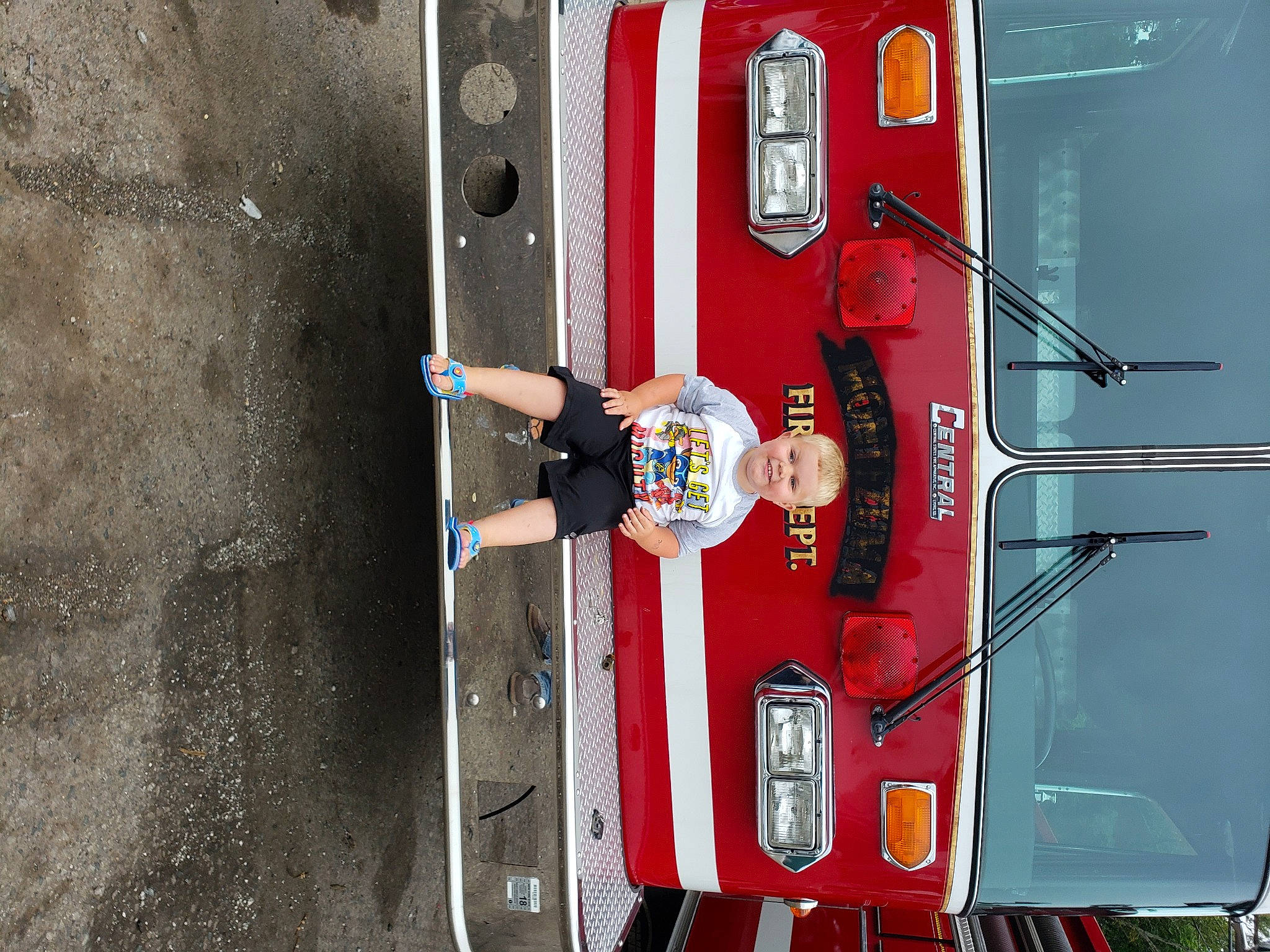 Braedyn is registered to the contest to win money with this photo: automotive_design, automotive_exterior, automotive_lighting, automotive_parking_light, automotive_tail_brake_light, automotive_tire, bumper, car, fender, fixture, gas, hood, joy, mode_of_transport, motor_vehicle, person, red, tire, vehicle, vehicle_door