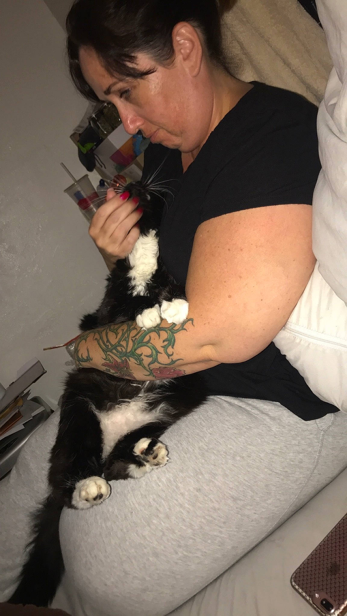 Betsy is registered to the contest to win money with this photo: abdomen, comfort, elbow, fashion_design, glove, hair, human_leg, jewellery, knee, lap, nail, neck, sitting, t_shirt, tattoo, tattoo_artist, temporary_tattoo, thigh, trunk, wrist