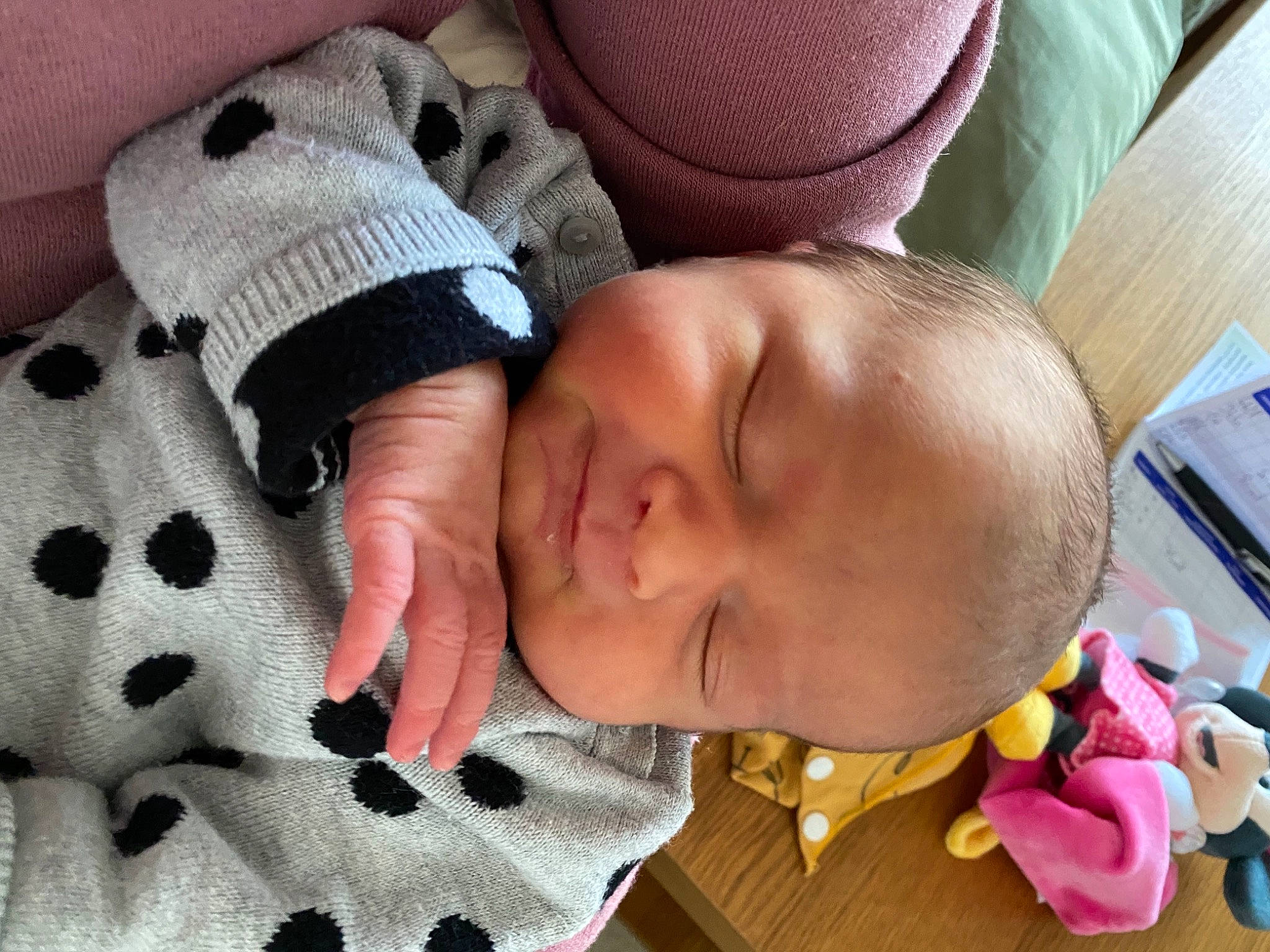 Maëlyne participe au concours pour gagner de l'argent avec cette photo : baby, baby_products, baby_sleeping, bedtime, cheek, child, finger, hand, mouth, nap, person, pink, product, skin, sleep, thumb, toddler