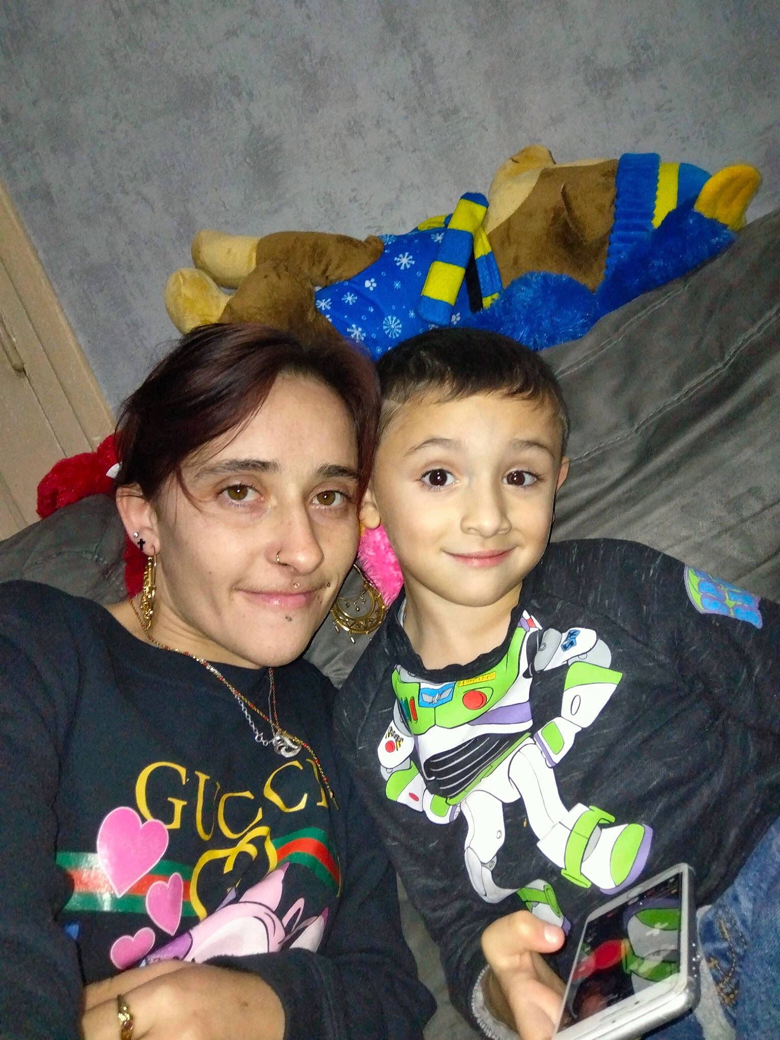 Sheldon participe au concours pour gagner de l'argent avec cette photo : bracelet, child, costume, event, face, fun, happy, head, jewellery, joy, leisure, necklace, party, people, person, product, room, skin, smile, t_shirt