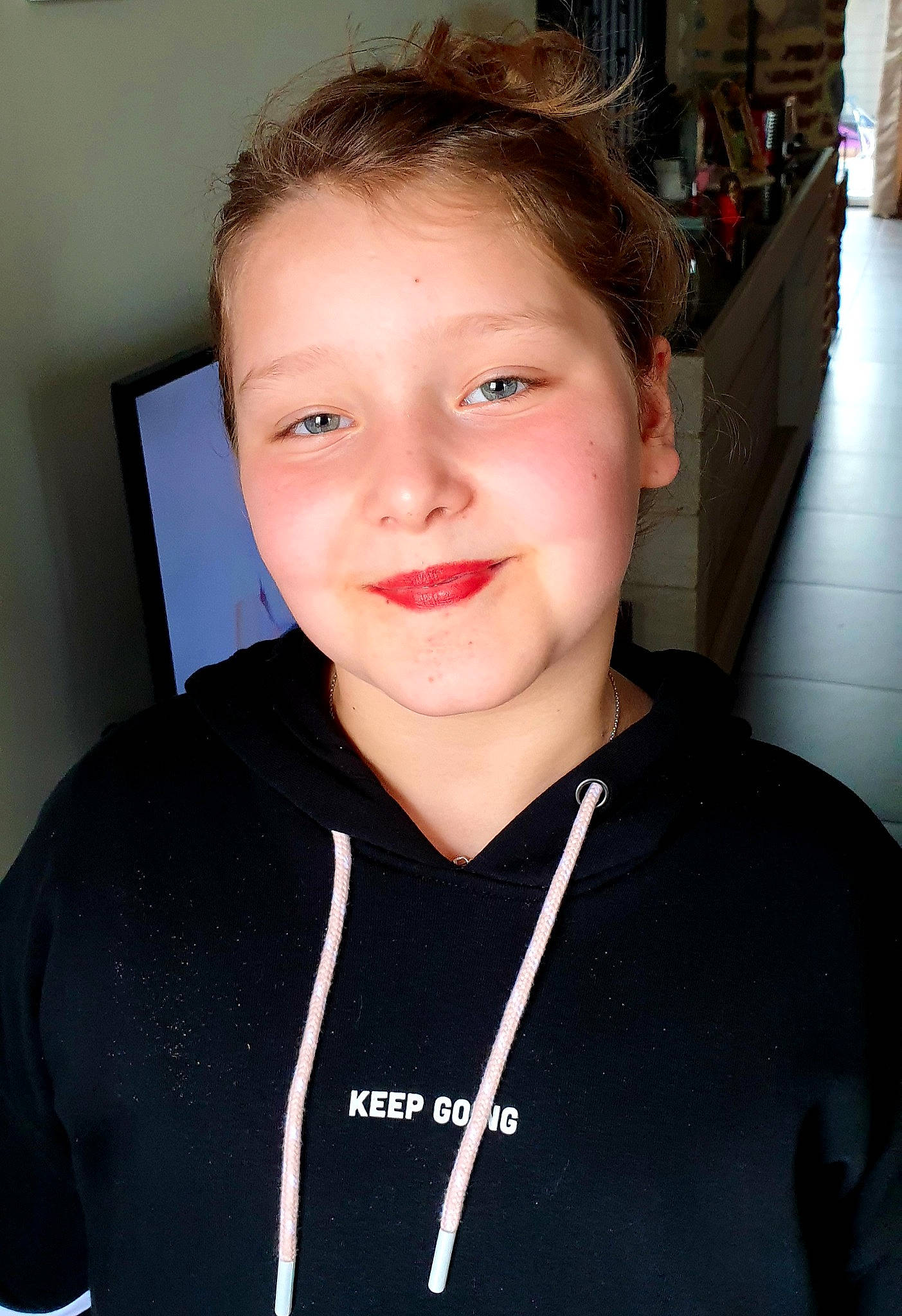 Louise a rejoint le concours — aidez-le/la à gagner de superbes lots ! buzz_cut, cheek, crew_cut, eyebrow, eyelash, eyewear, forehead, fun, hair_coloring, happy, jaw, joy, lip, neck, person, personal_protective_equipment, selfie, sleeve, smile, sportswear