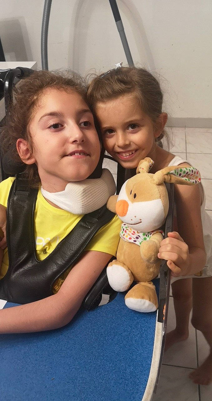 Maelyne participe au concours pour gagner de l'argent avec cette photo : baby_products, child, joy, person, smile, stuffed_toy, teddy_bear, toddler, toy