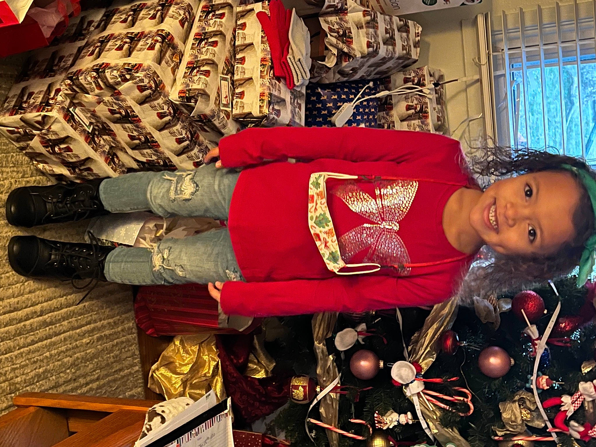 Everlee is registered to the contest to win money with this photo: carmine, carpet, event, fashion_accessory, fashion_design, flooring, happy, hat, holiday, jewellery, joy, ornament, pattern, person, red, sleeve, smile, snapshot, sportswear, textile