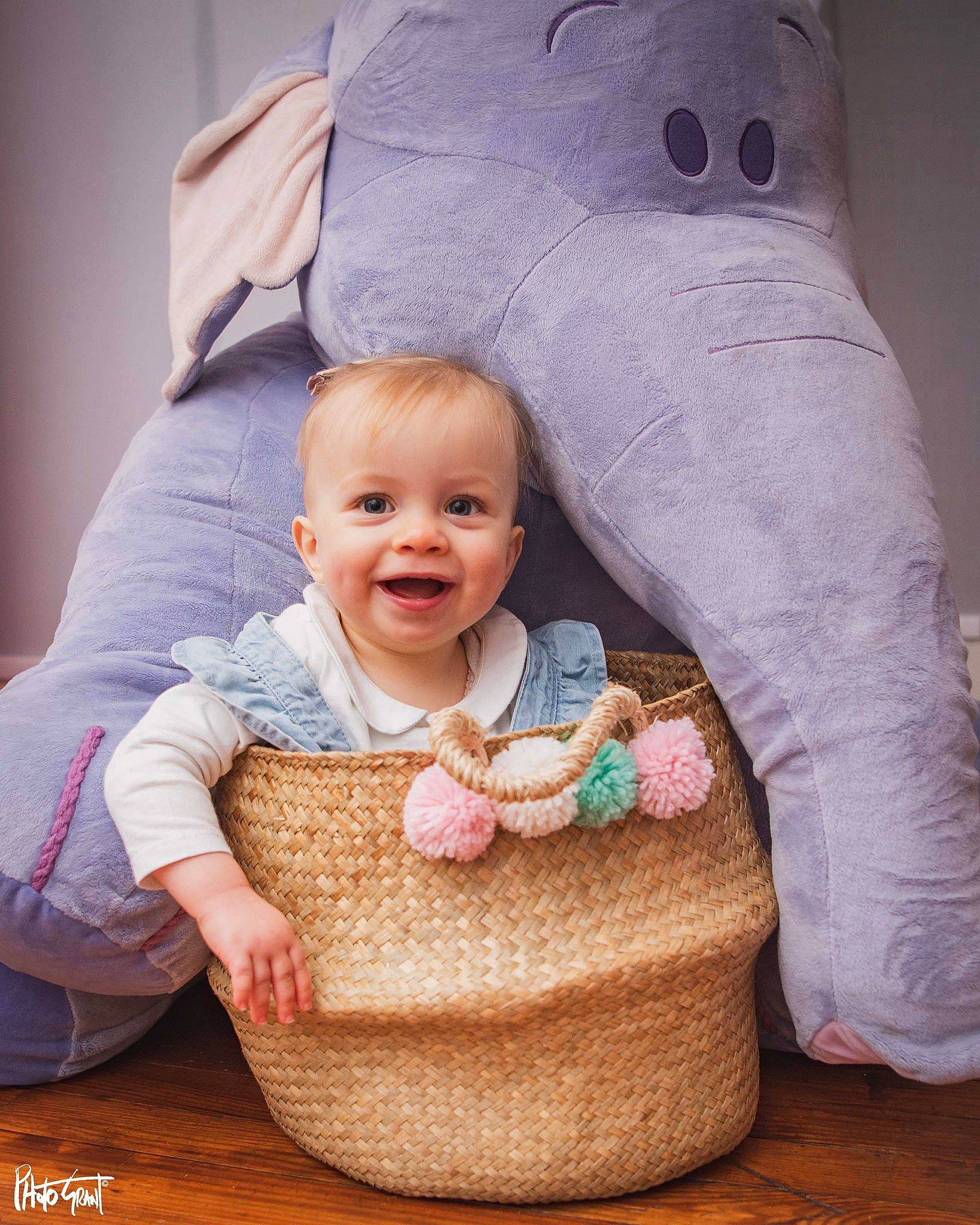 Garance participe au concours pour gagner de l'argent avec cette photo : baby, baby_products, baby_toddler_clothing, chair, child, comfort, fashion_accessory, fun, happy, joy, linens, person, pink, product, purple, sitting, skin, sleeve, smile, stuffed_toy