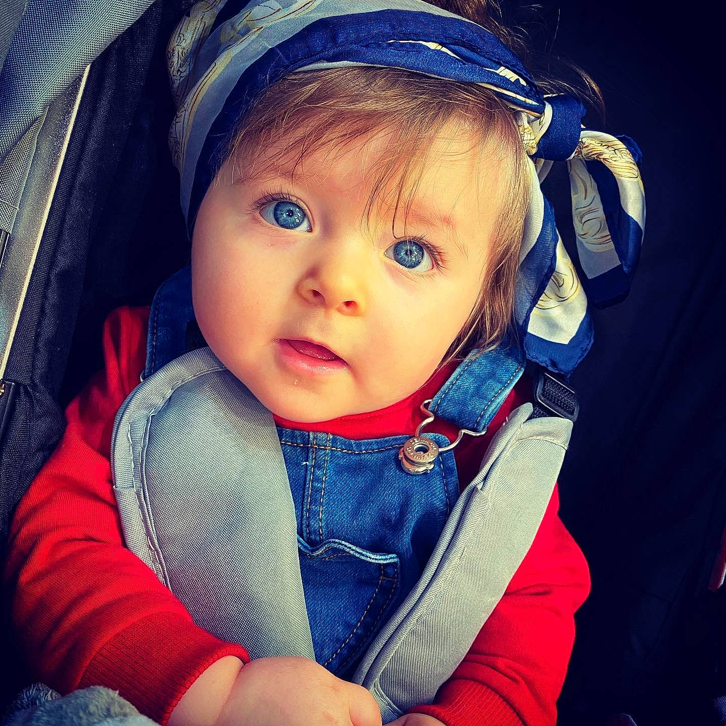 Alix participe au concours pour gagner de l'argent avec cette photo : baby, beauty, blue, cheek, child, chin, cool, eye, face, head, iris, lip, nose, organ, outerwear, person, product, skin, sky, smile