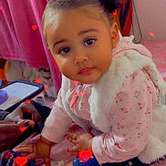 Lyla-Rose participe au concours pour gagner de l'argent avec cette photo : toddler, child, baby, pink_clothing, hoodie, leggings, sitting, bed, blanket, hand, foot, indoor, portrait, cute, face, expression, curly_hair, soft_lighting, heart_effects, cozy