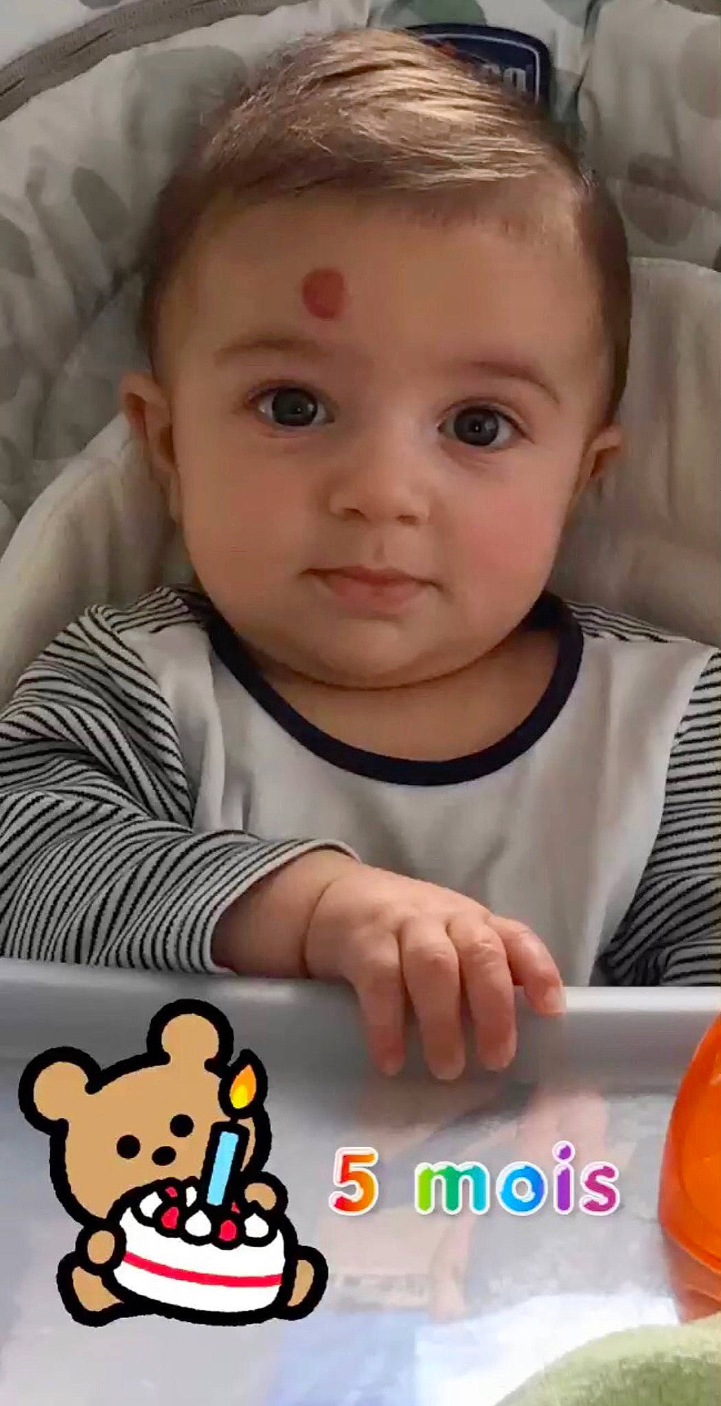 Gabriel participe au concours pour gagner de l'argent avec cette photo : baby, baby_products, cheek, child, eye, face, forehead, head, lip, nose, person, play, skin, toddler, tummy_time