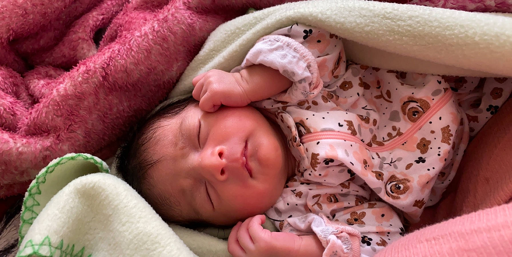 Violeta is registered to the contest to win money with this photo: baby, baby_sleeping, bedtime, birth, blanket, child, mouth, nap, person, pink, skin, sleep, toddler