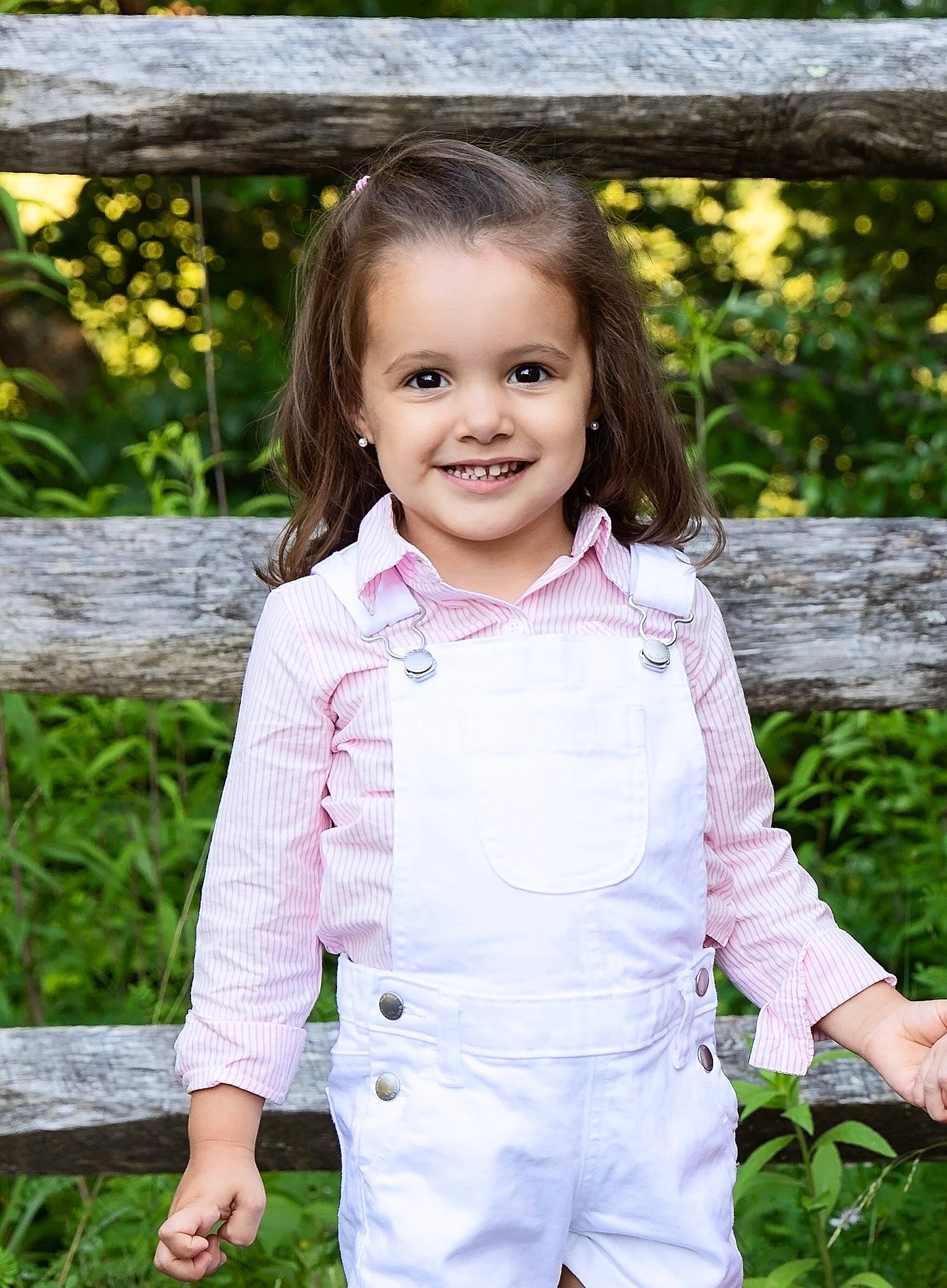 Noémie is registered to the contest to win money with this photo: botany, child, child_model, flower, grass, green, happy, joy, pattern, people, person, photo_shoot, photograph, photography, pink, plant, portrait_photography, sleeve, smile, spring