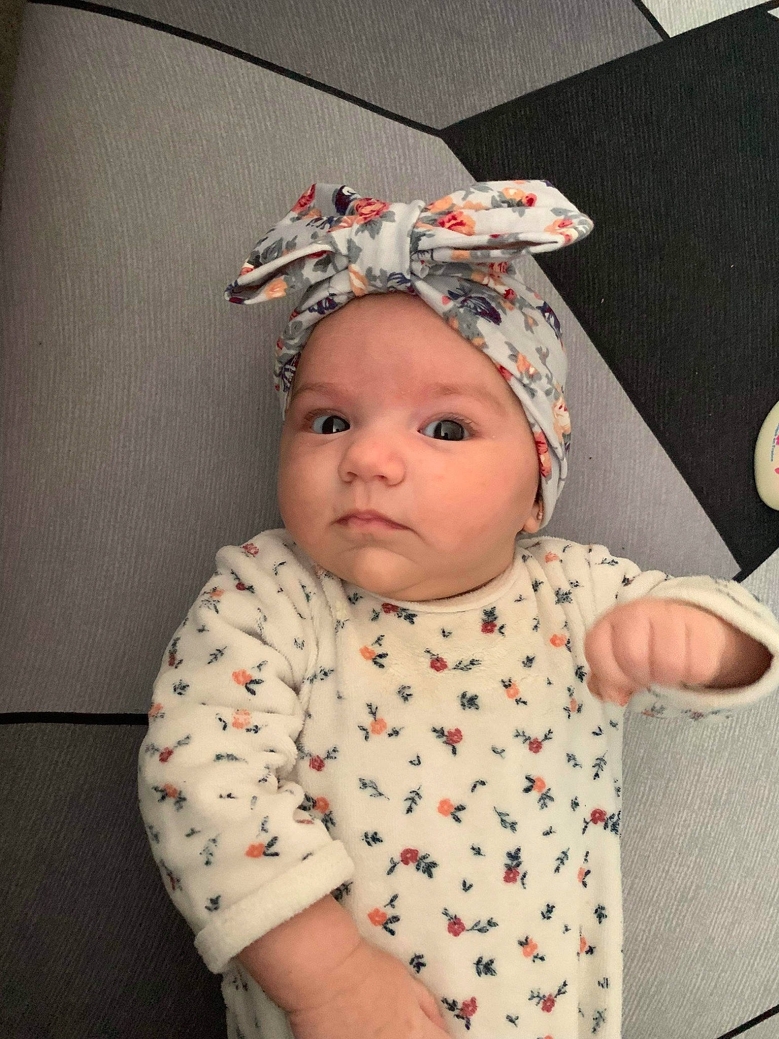 Inès a rejoint le concours — aidez-le/la à gagner de superbes lots ! baby, baby_products, baby_sleeping, baby_toddler_clothing, cap, cheek, child, comfort, costume_hat, dress, fashion_accessory, head, headband, headgear, headpiece, headwear, knit_cap, linens, pattern, person