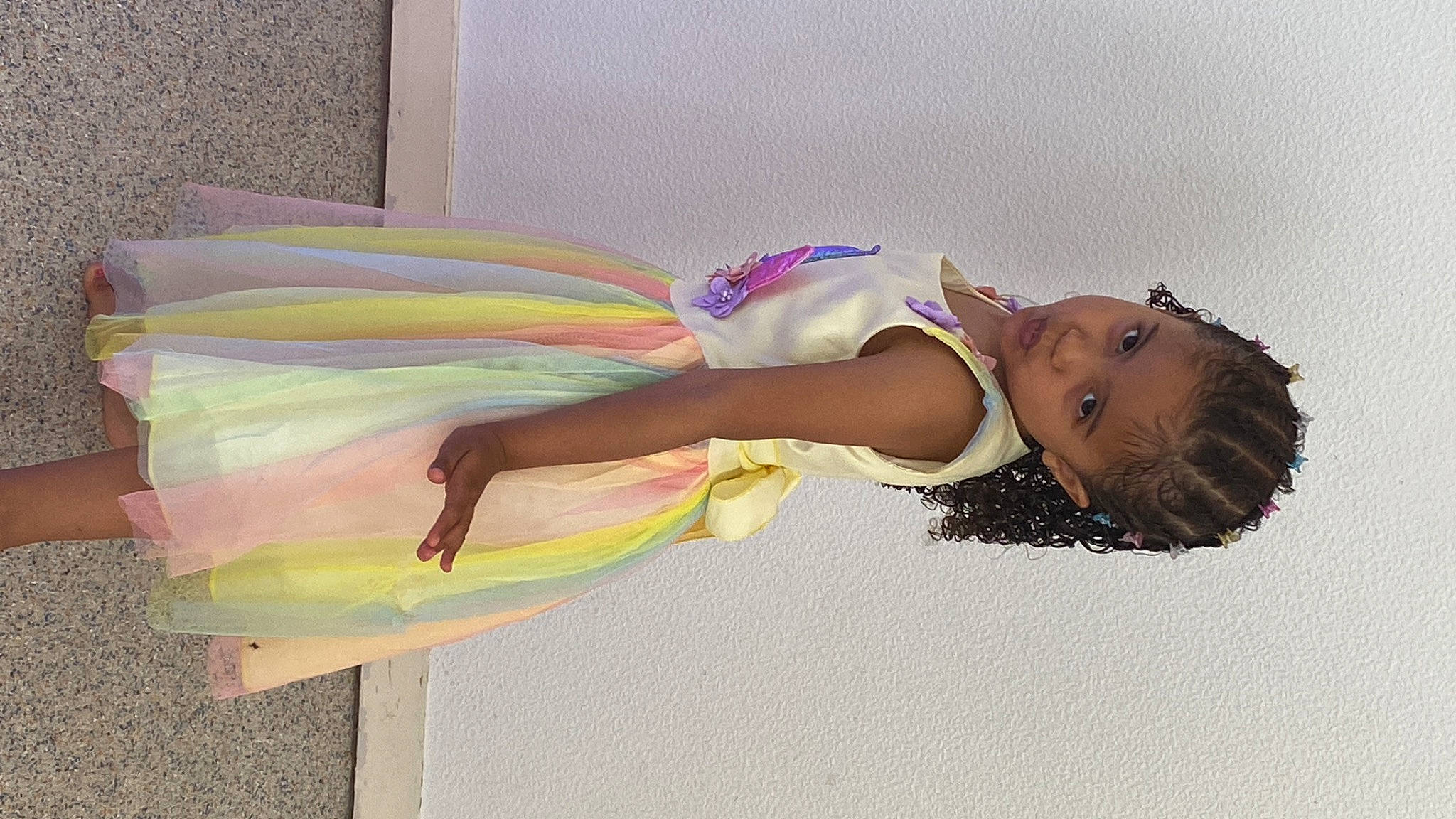 Divine participe au concours pour gagner de l'argent avec cette photo : abdomen, child, eyewear, fashion_accessory, fun, happy, hat, human_leg, knee, leisure, magenta, person, room, sandal, smile, sunglasses, textile, thigh, toddler, waist