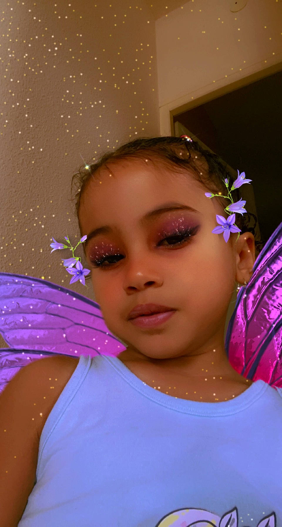 Divine participe au concours pour gagner de l'argent avec cette photo : black_hair, chin, earrings, electric_blue, event, eye, eyebrow, eyelash, fashion_design, fun, hair_accessory, happy, headpiece, iris, magenta, makeover, person, pink, purple, tradition