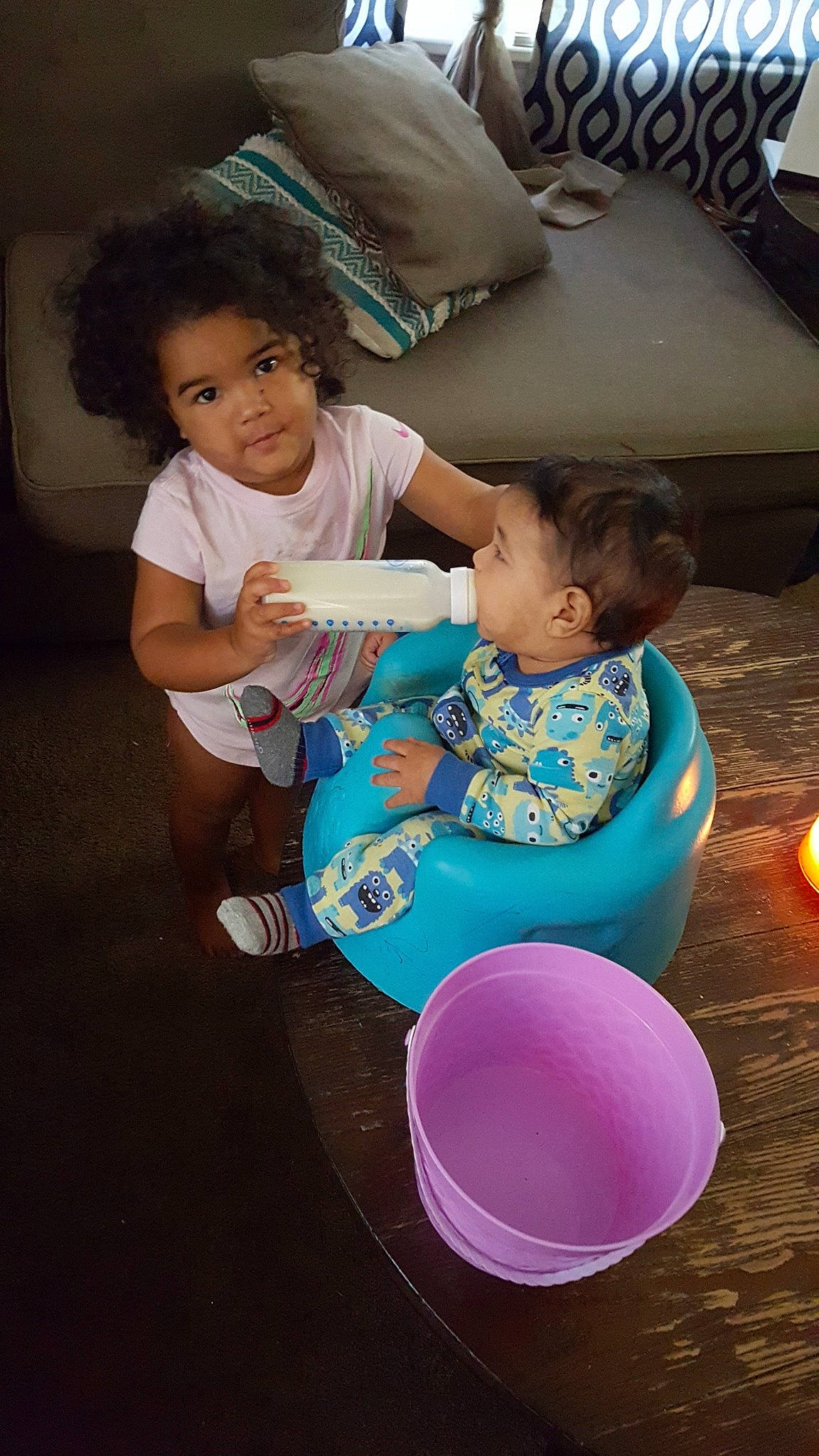 Kymeir is registered to the contest to win money with this photo: child, fun, person, play, sitting, toddler