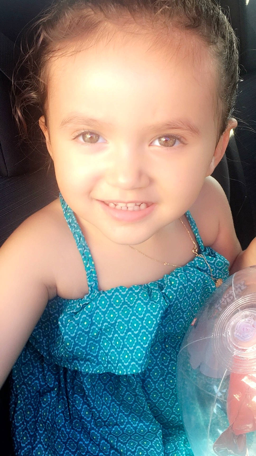 Dayenah a rejoint le concours — aidez-le/la à gagner de superbes lots ! beauty, blue, cheek, child, child_model, cool, emotion, eye, eyebrow, face, forehead, fun, girl, hairstyle, head, human_hair_color, joy, nose, person, skin