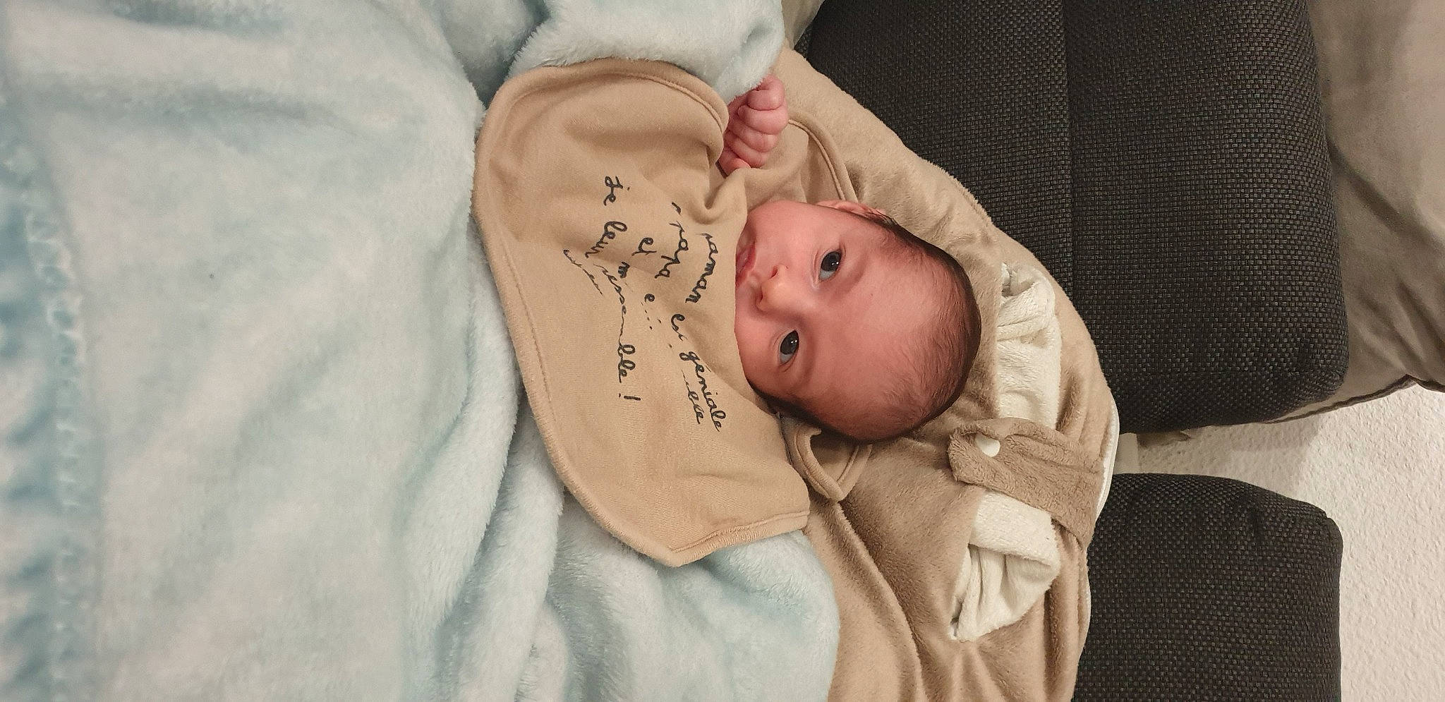 Elioth participe au concours pour gagner de l'argent avec cette photo : arm, baby, baby_products, baby_safety, baby_sleeping, baby_toddler_clothing, bedtime, cheek, child, comfort, linens, person, room, skin, sleep, sleeve, toddler