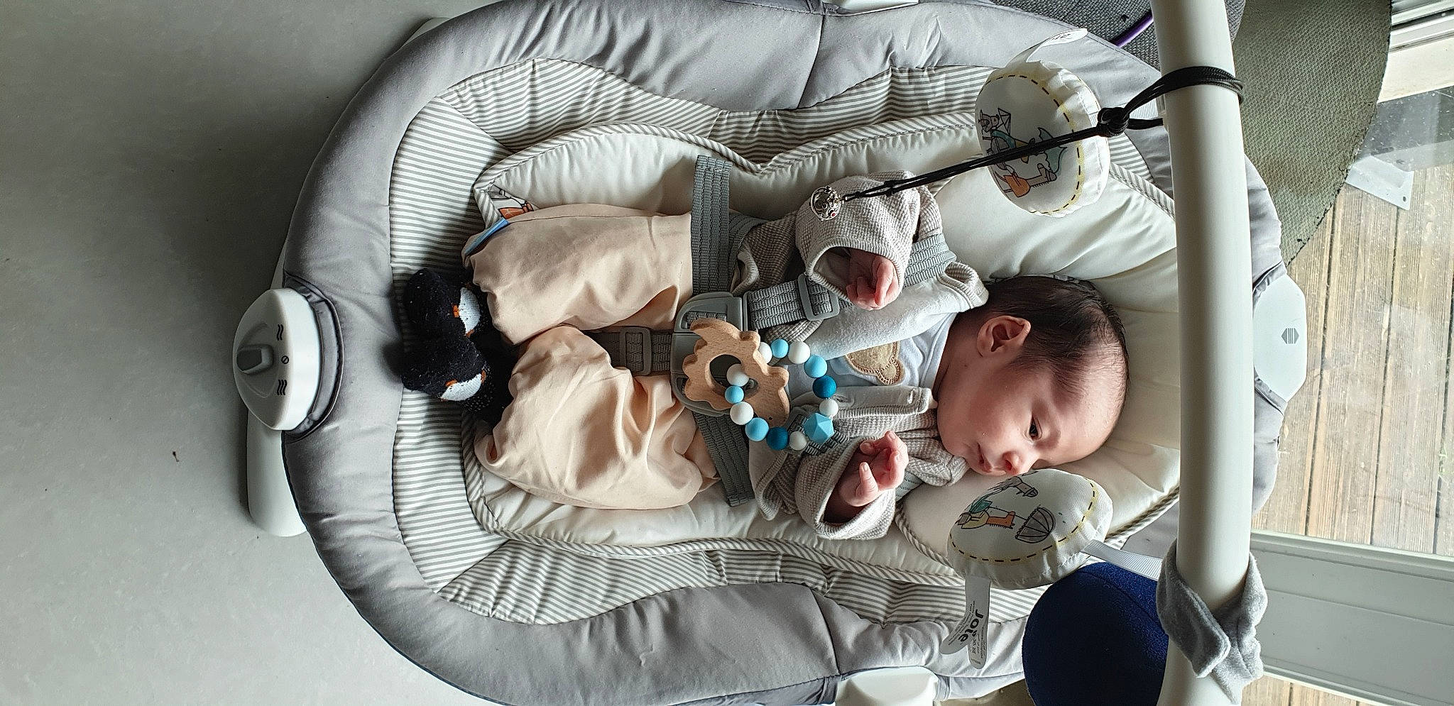 Elioth participe au concours pour gagner de l'argent avec cette photo : baby, baby_carriage, baby_products, baby_safety, baby_sleeping, baby_toddler_clothing, baby_toys, child, comfort, hat, head, infant_bed, linens, nap, person, room, sitting, sleep, toddler, white