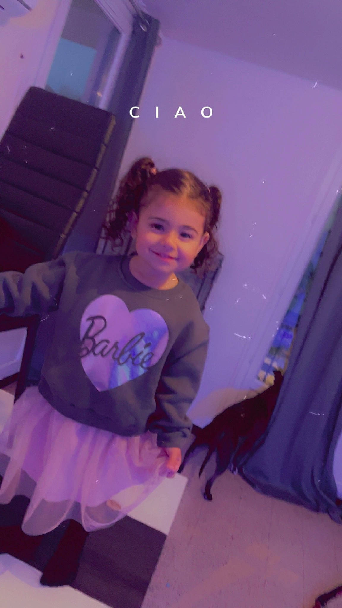 Marie participe au concours pour gagner de l'argent avec cette photo : child, electric_blue, event, fashion, finger, flash_photography, flooring, fun, happy, joy, leisure, magenta, person, pink, purple, sleeve, smile, standing, t_shirt, toddler