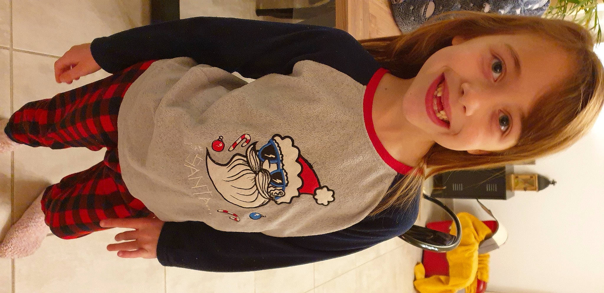 Lou a rejoint le concours — aidez-le/la à gagner de superbes lots ! baby, baby_products, baby_toddler_clothing, carmine, cheek, child, comfort, eye, fur, happy, hat, headgear, joy, nose, pattern, person, sleeve, smile, t_shirt, toddler